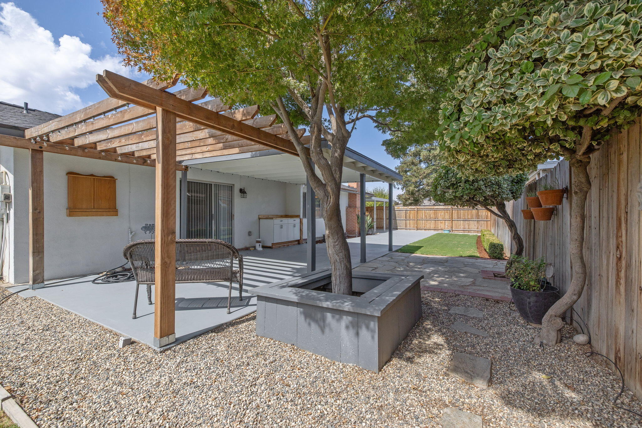 2620 S Divisadero St, Visalia, CA 93277