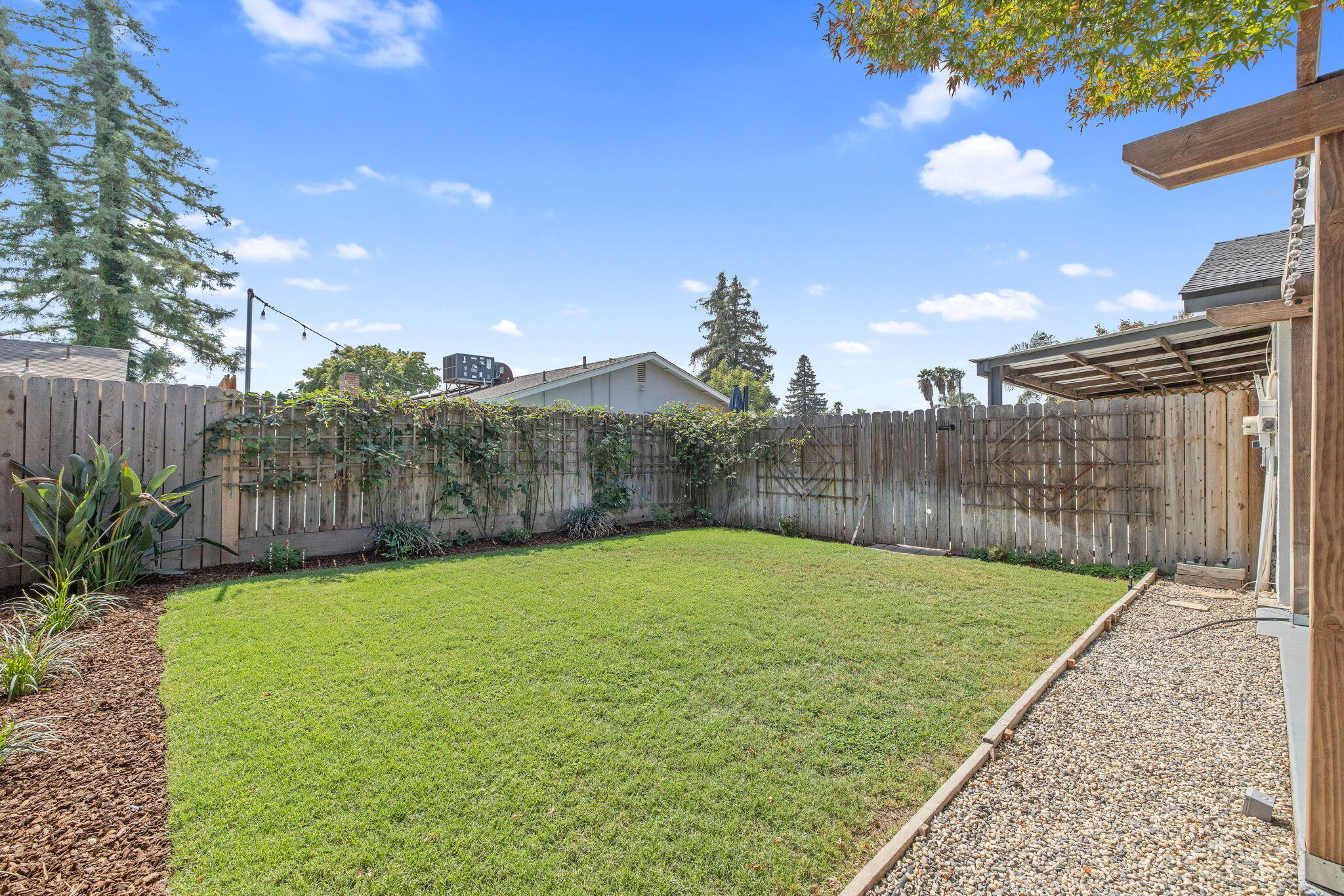 2620 S Divisadero St, Visalia, CA 93277