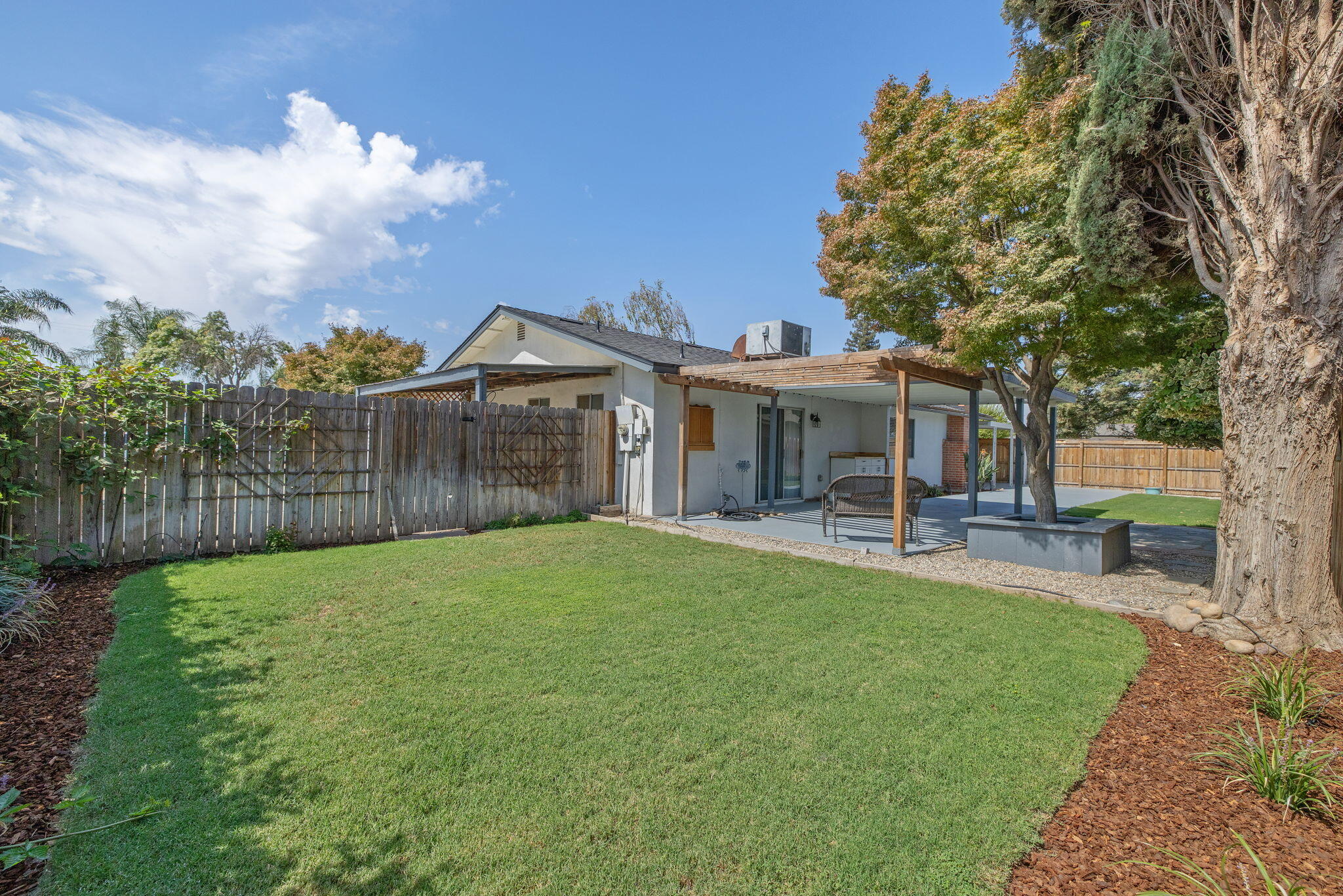 2620 S Divisadero St, Visalia, CA 93277