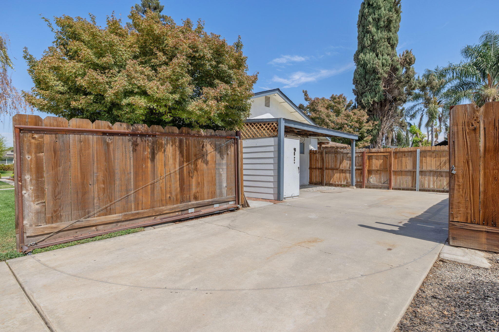 2620 S Divisadero St, Visalia, CA 93277