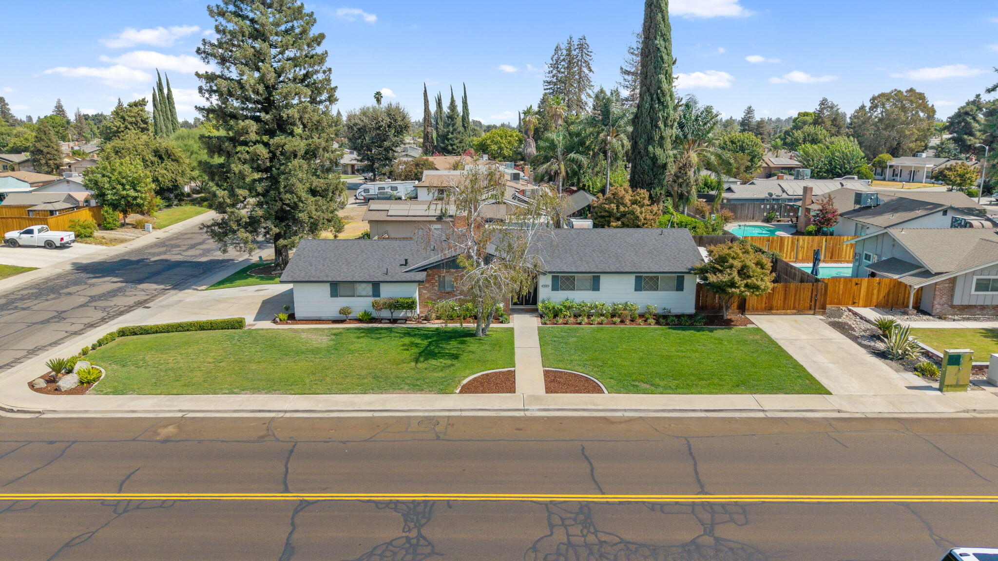 2620 S Divisadero St, Visalia, CA 93277