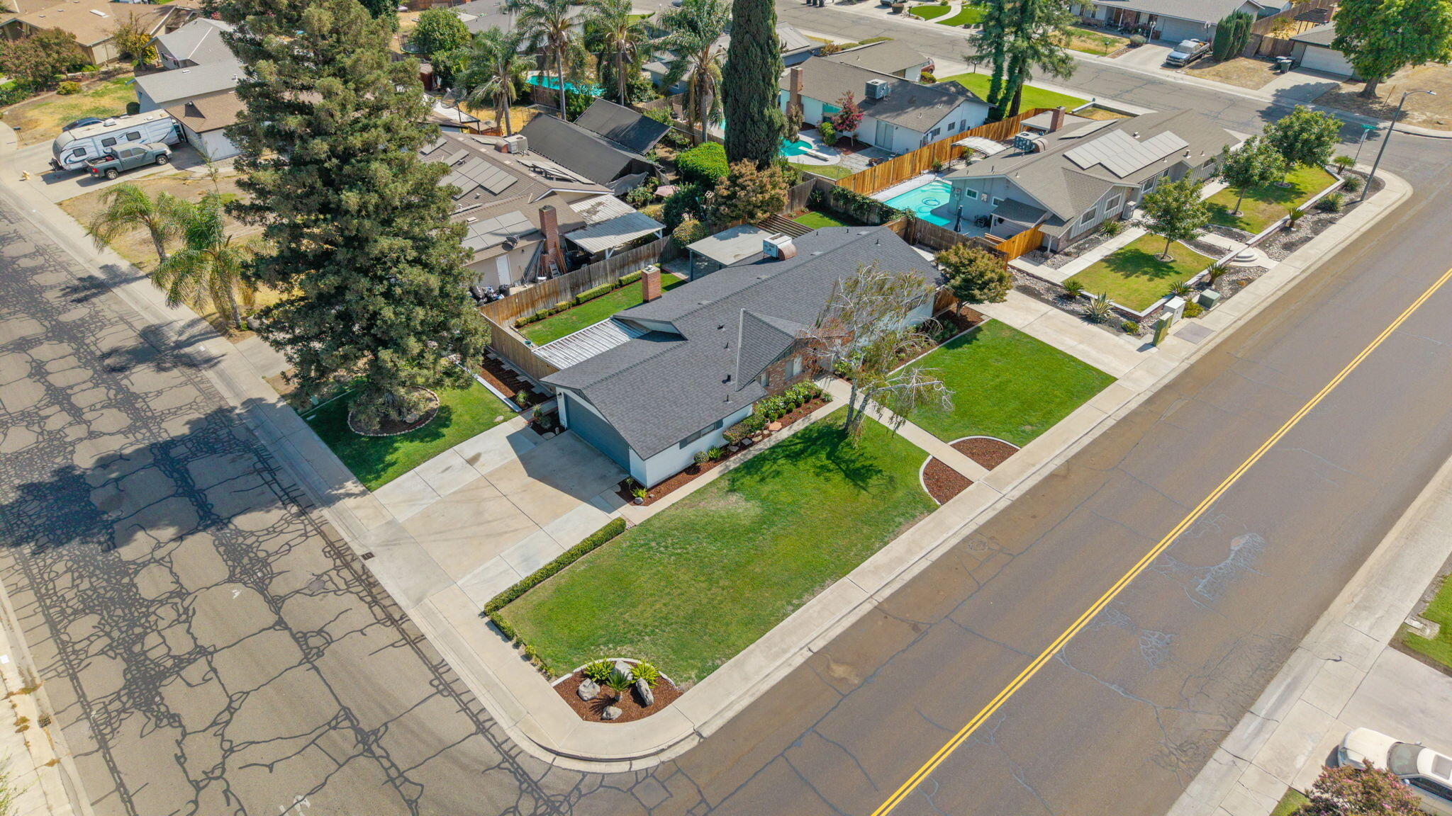 2620 S Divisadero St, Visalia, CA 93277