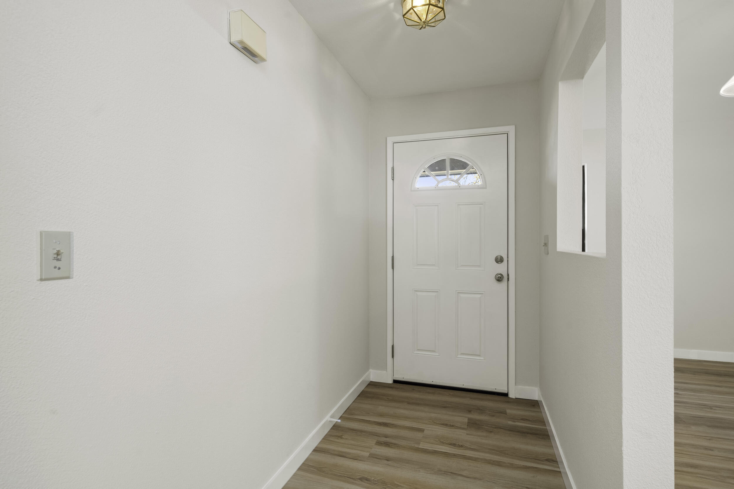 166 N Lyndsay Way, Dinuba, CA 93618