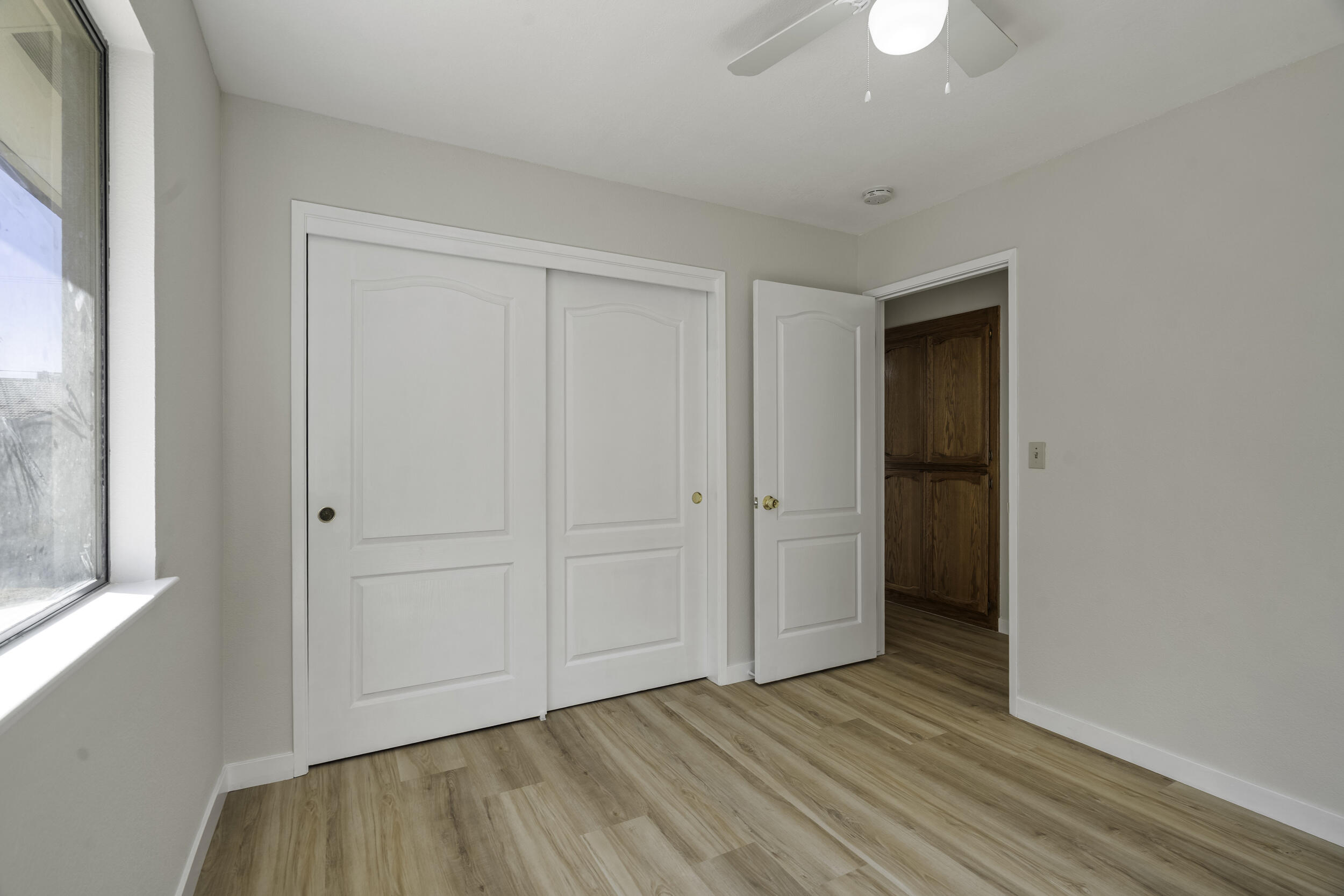 166 N Lyndsay Way, Dinuba, CA 93618