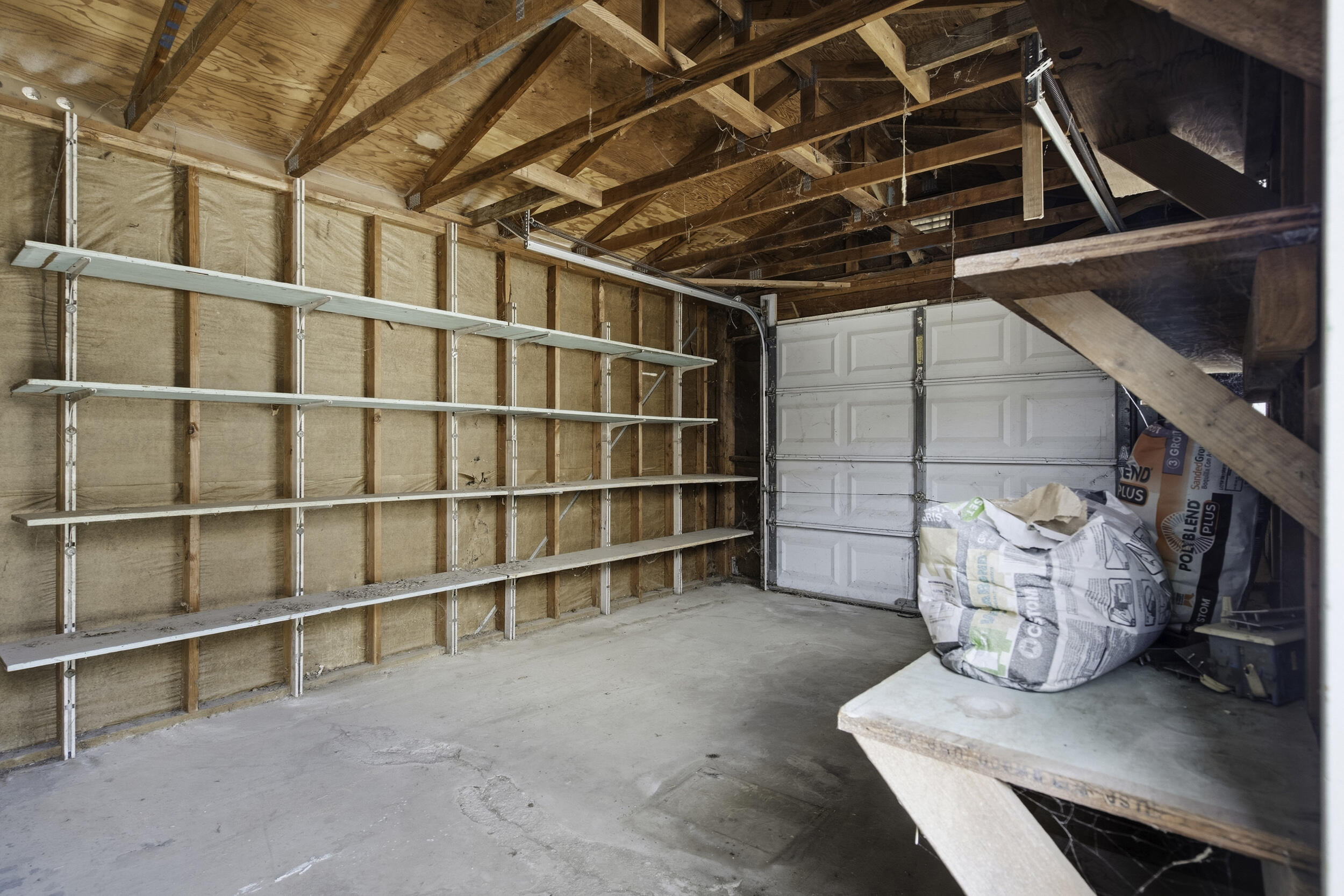 166 N Lyndsay Way, Dinuba, CA 93618