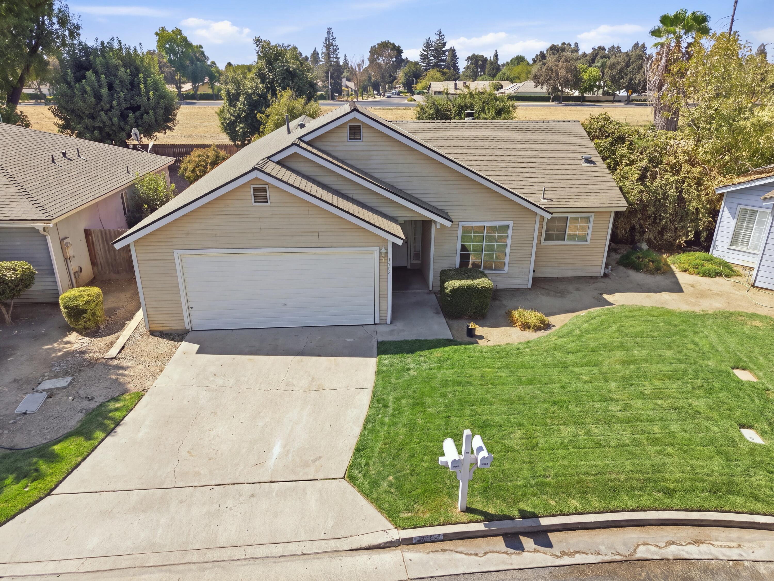 2447 N Michael St, Visalia, CA 93292