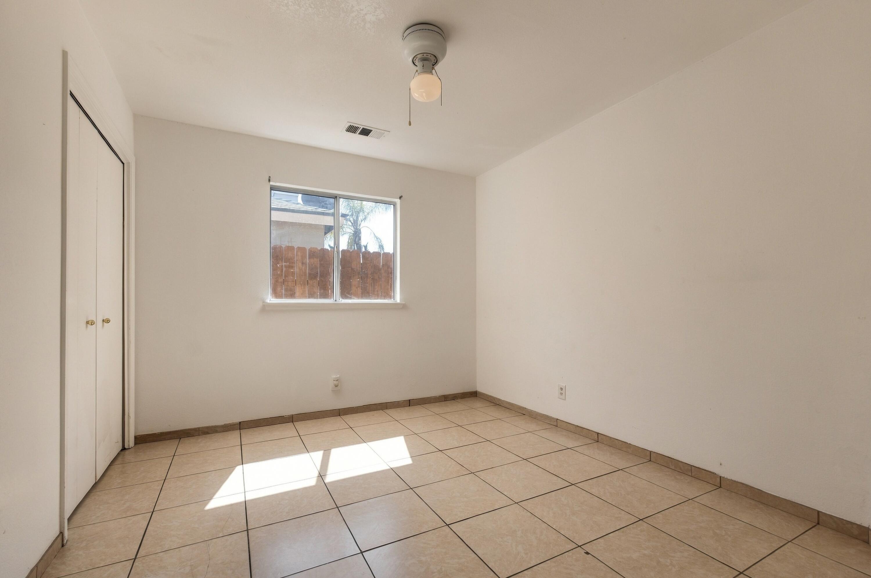 2447 N Michael St, Visalia, CA 93292