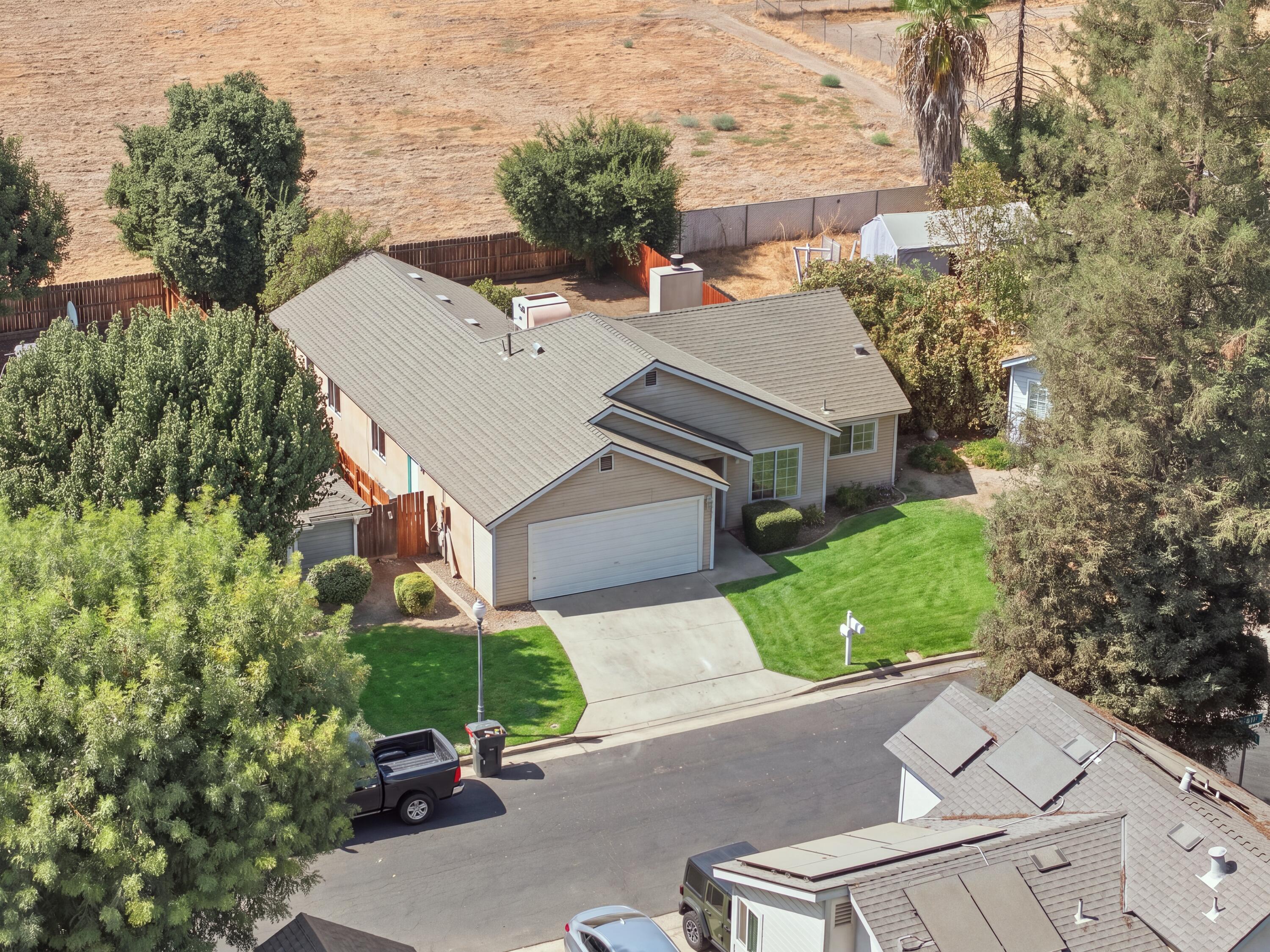 2447 N Michael St, Visalia, CA 93292