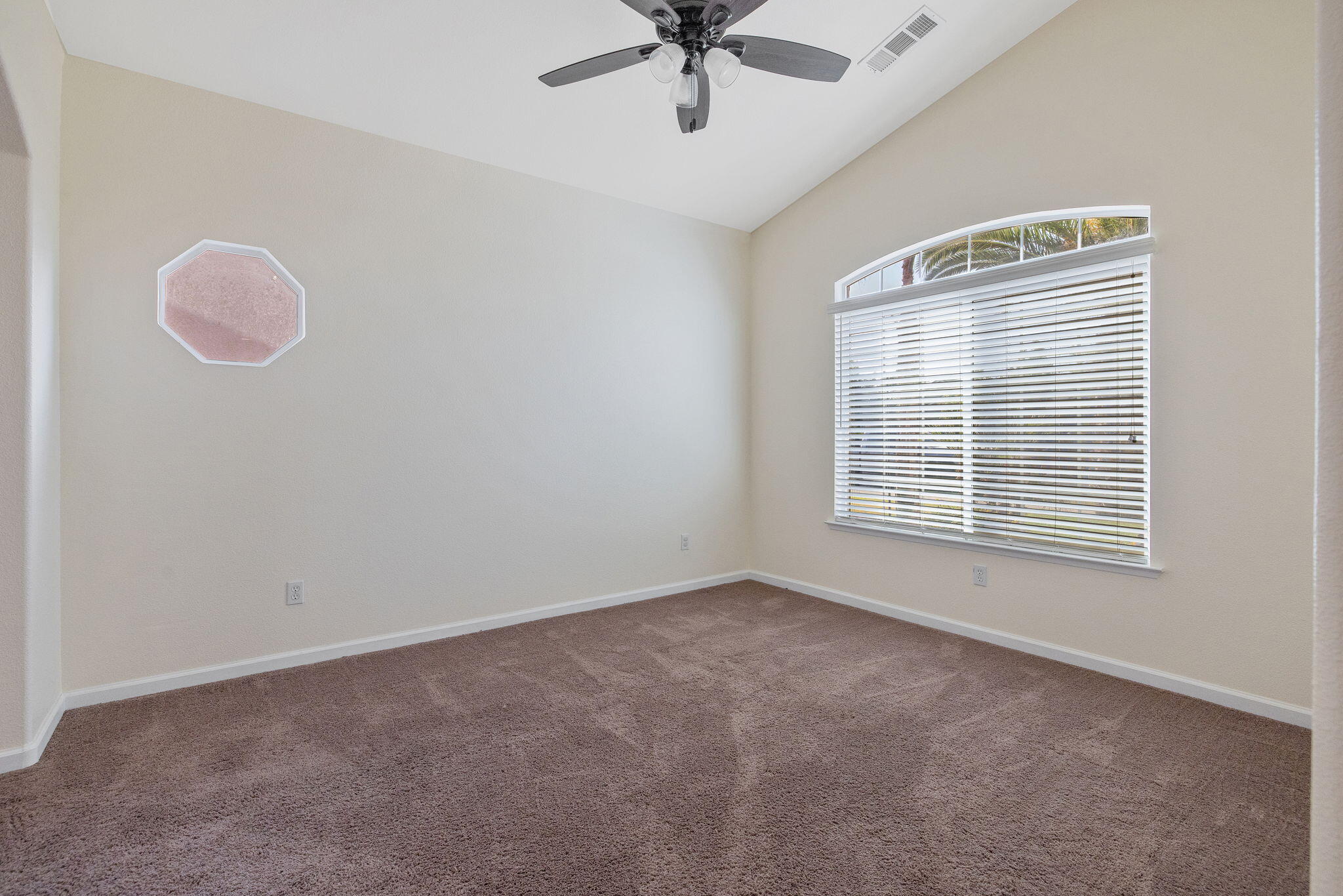 1678 Hawthorn St, Lemoore, CA 93245