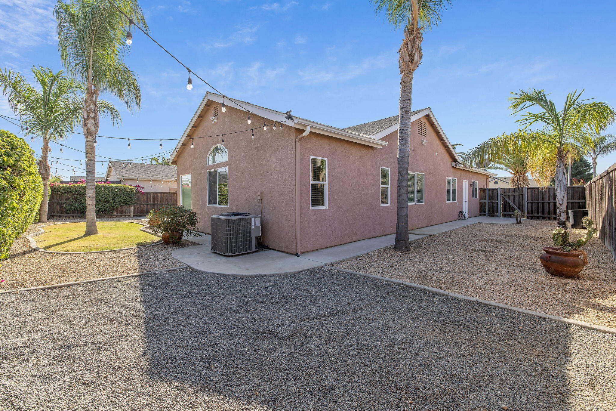 1678 Hawthorn St, Lemoore, CA 93245