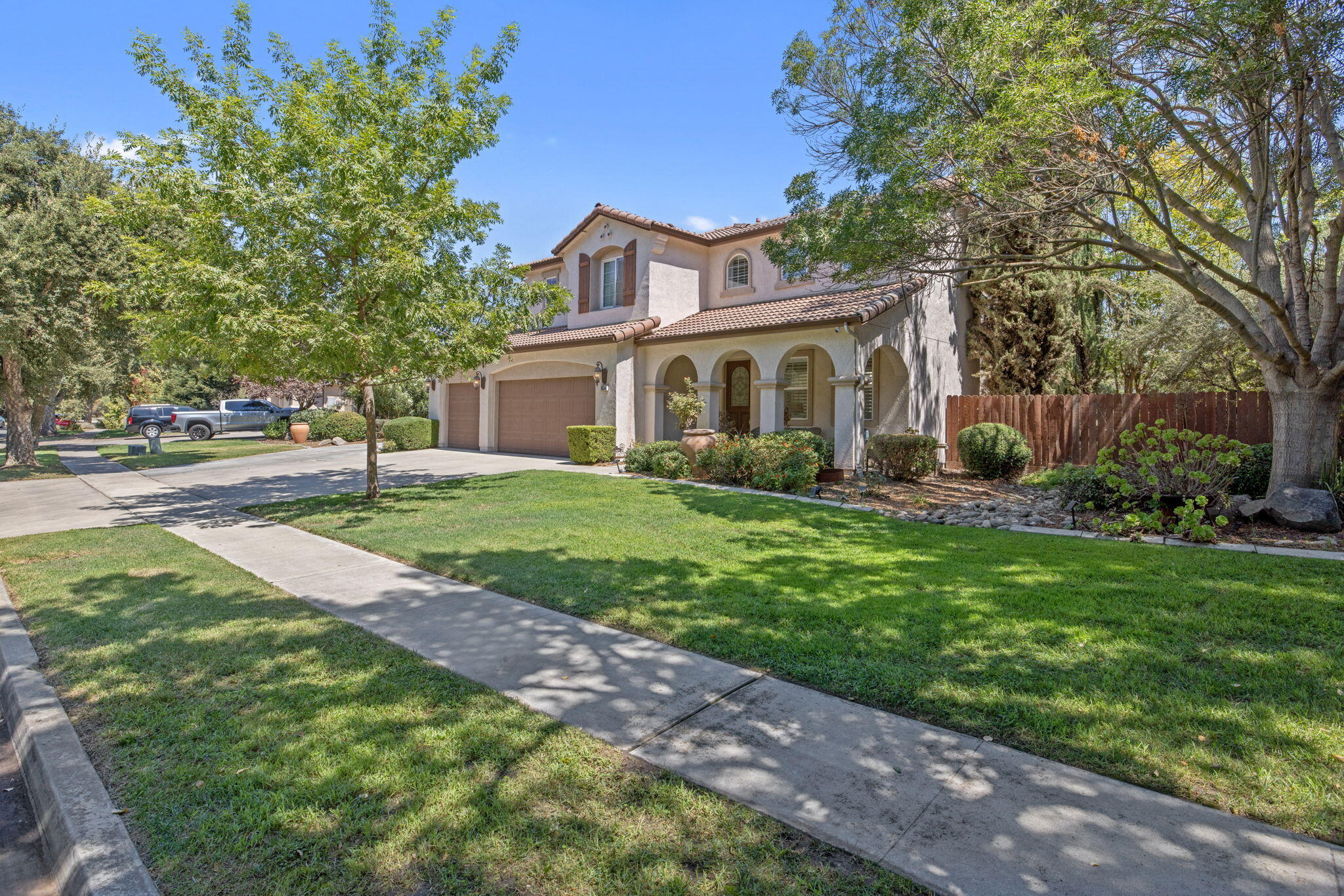 3834 N University St, Visalia, CA 93291