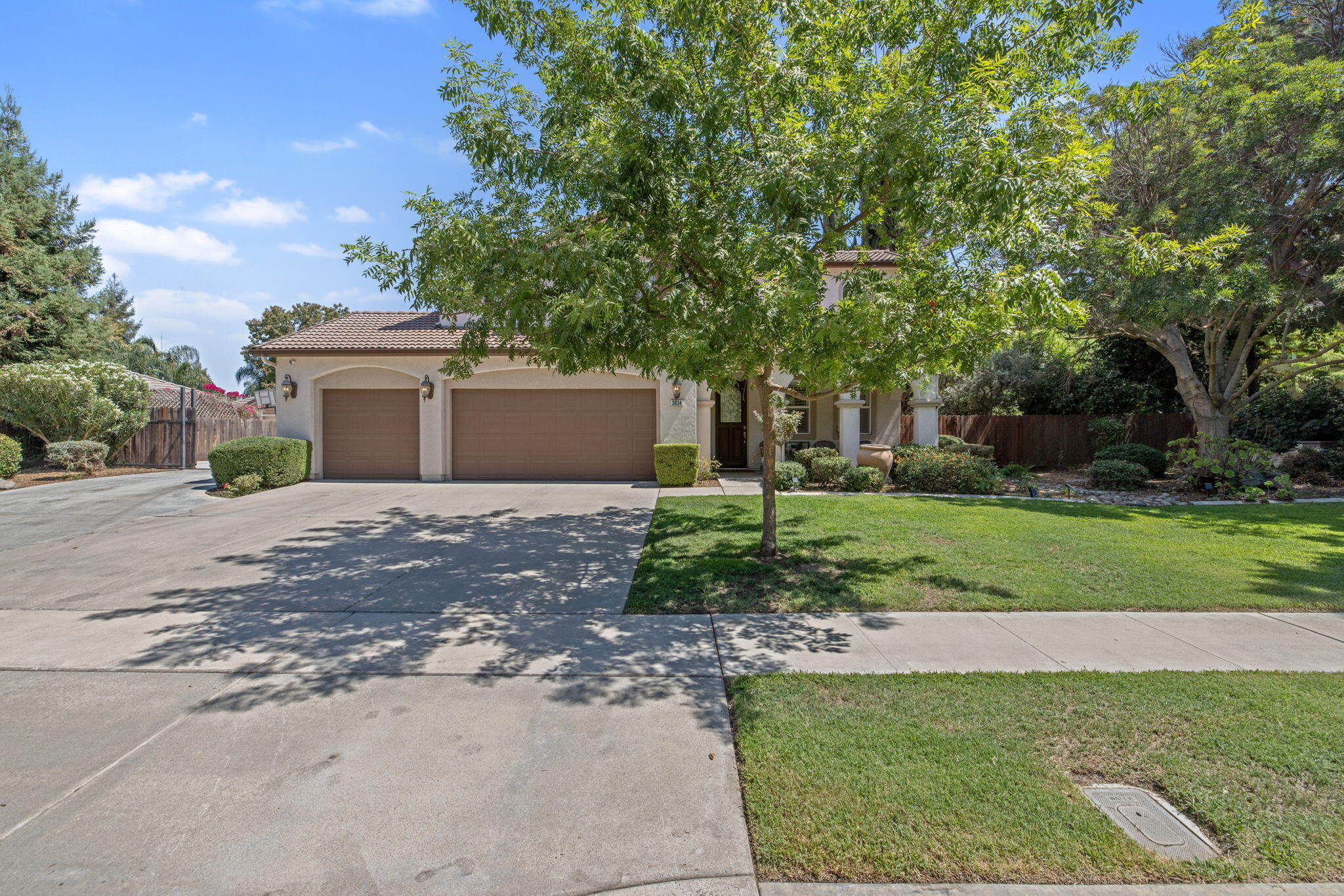 3834 N University St, Visalia, CA 93291