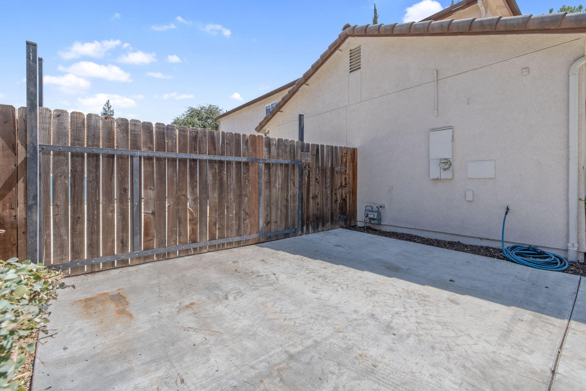 3834 N University St, Visalia, CA 93291