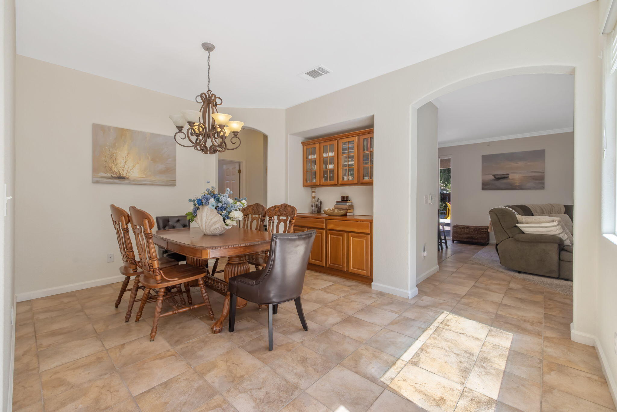 3834 N University St, Visalia, CA 93291