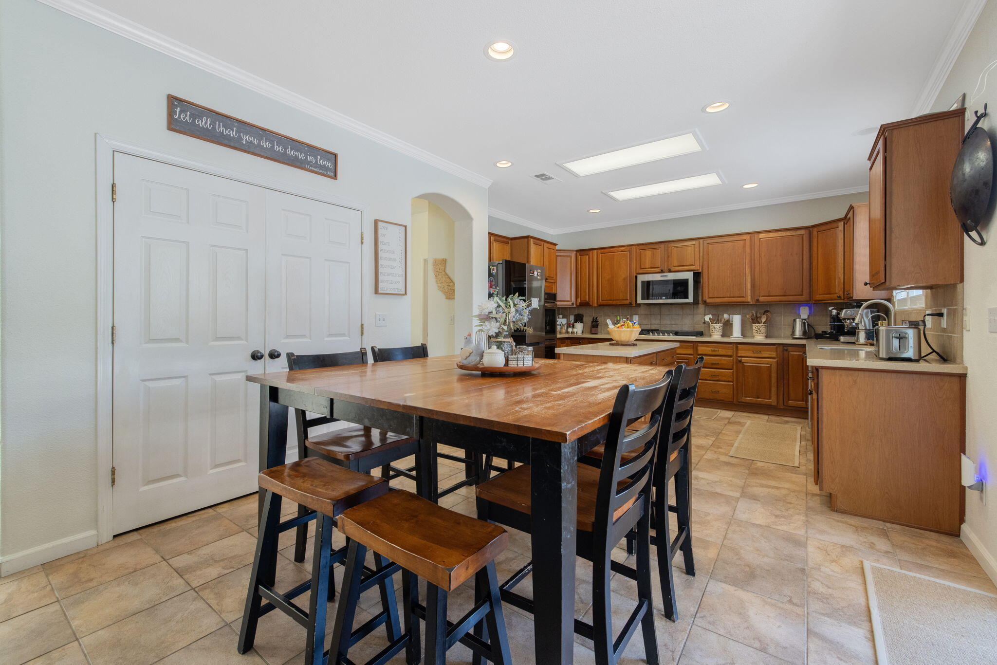 3834 N University St, Visalia, CA 93291