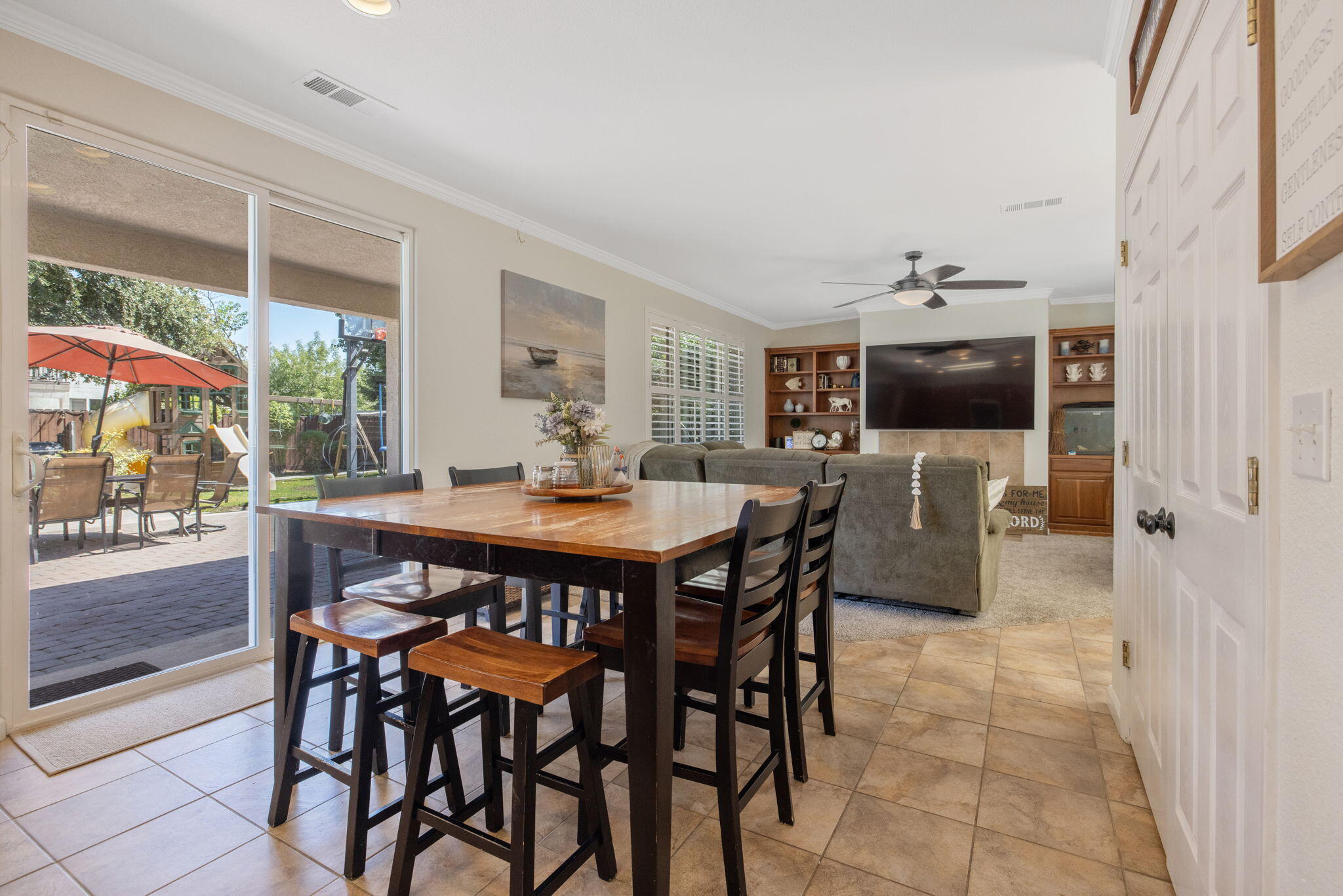 3834 N University St, Visalia, CA 93291