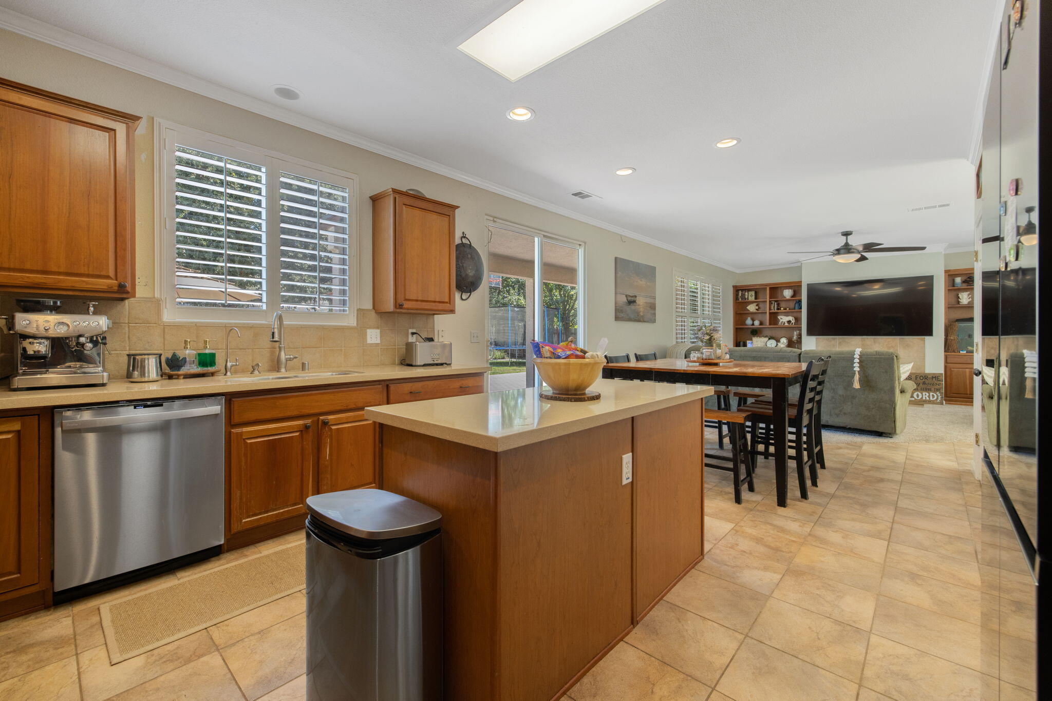 3834 N University St, Visalia, CA 93291