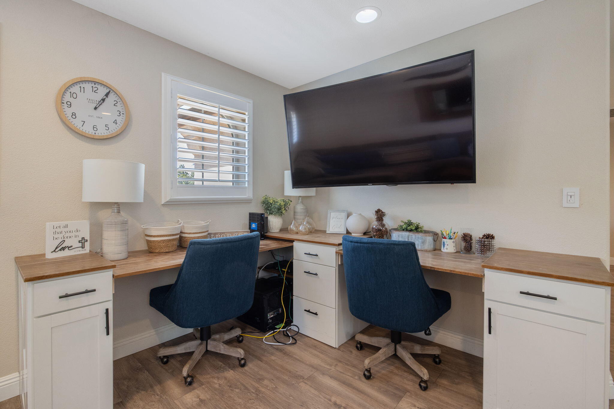 3834 N University St, Visalia, CA 93291
