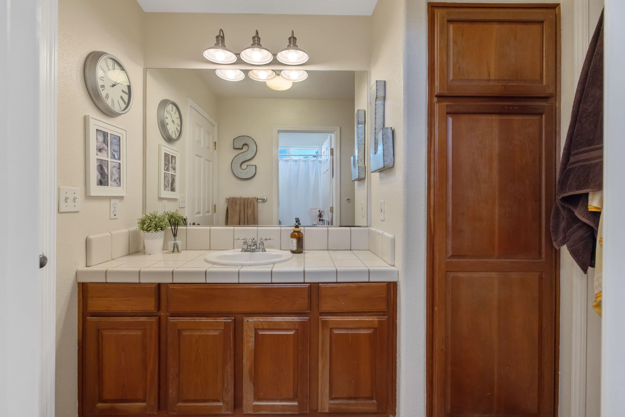 3834 N University St, Visalia, CA 93291