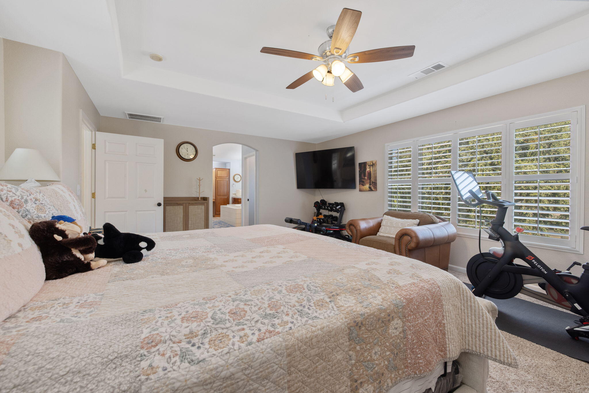 3834 N University St, Visalia, CA 93291
