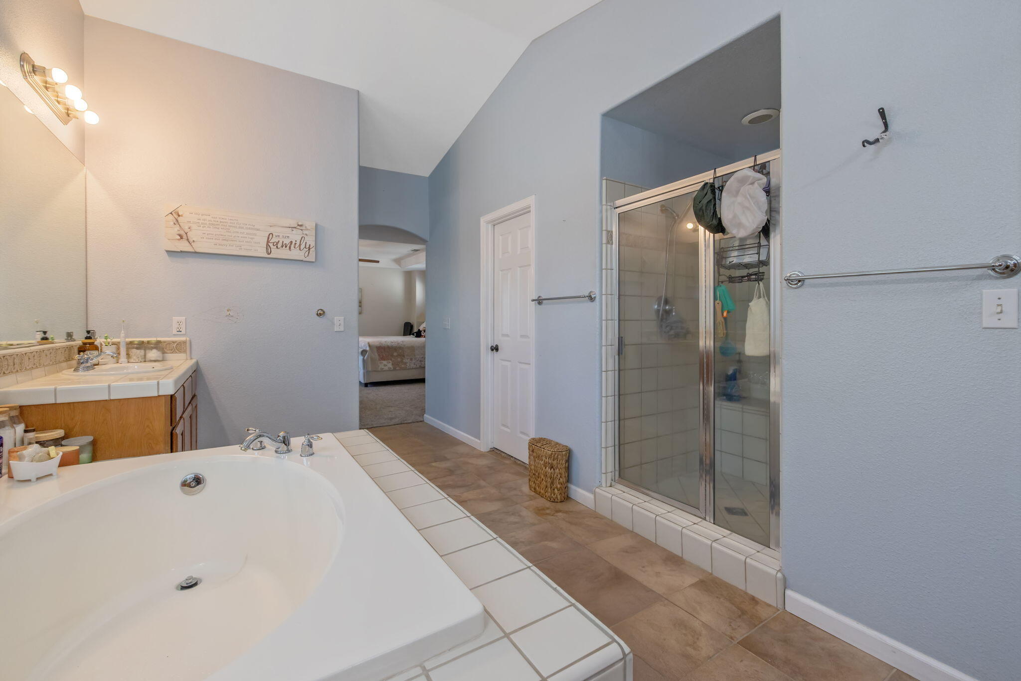 3834 N University St, Visalia, CA 93291