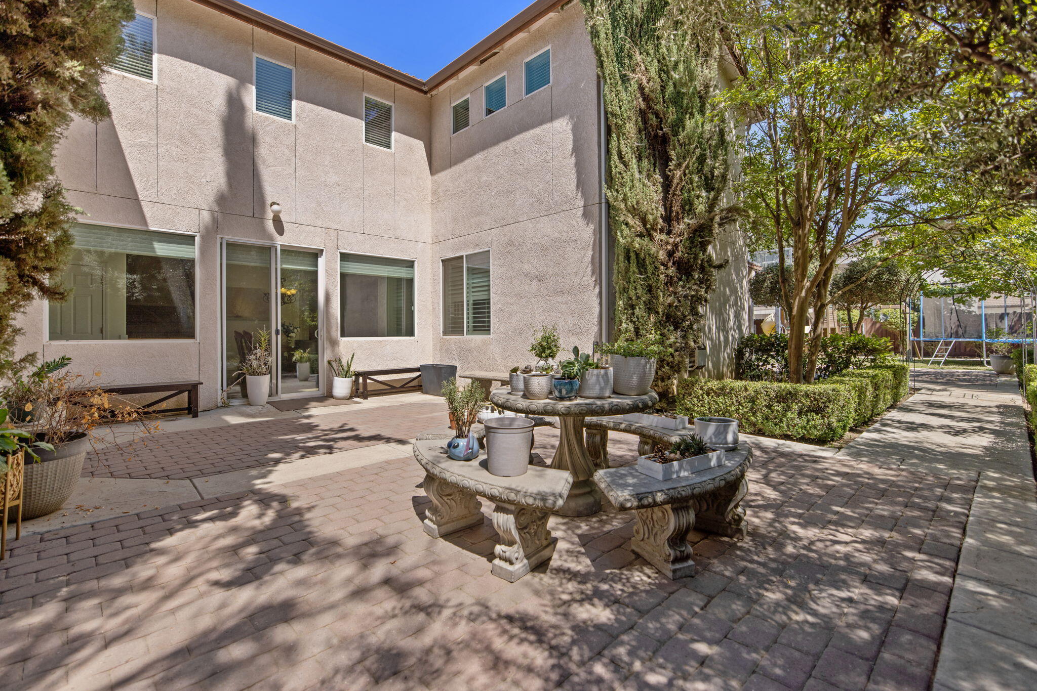 3834 N University St, Visalia, CA 93291