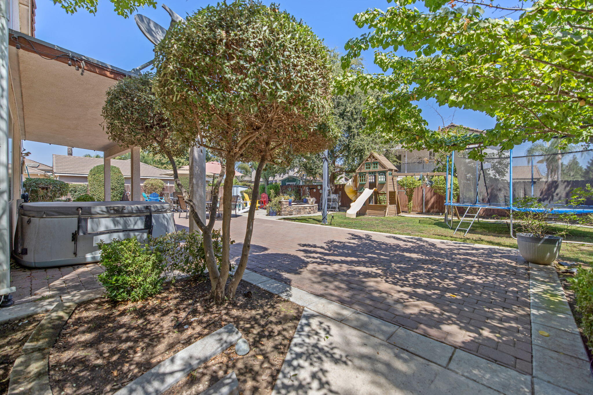 3834 N University St, Visalia, CA 93291