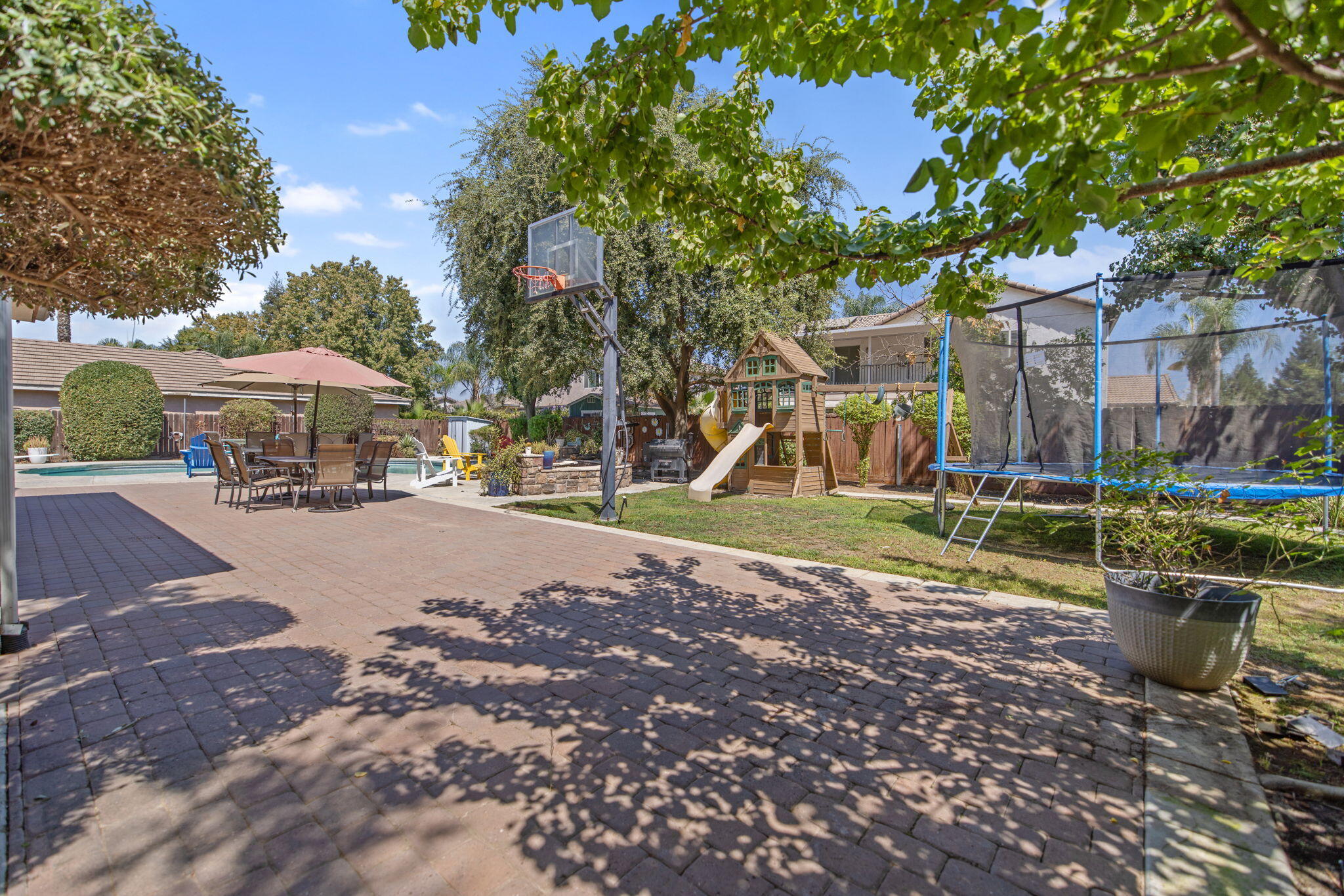3834 N University St, Visalia, CA 93291