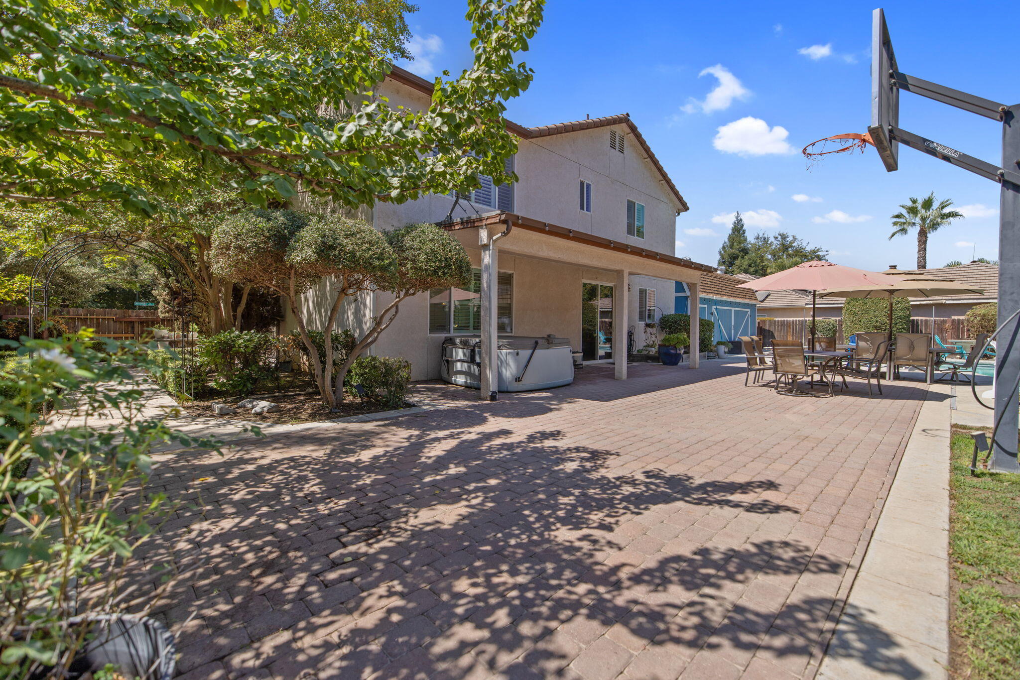 3834 N University St, Visalia, CA 93291