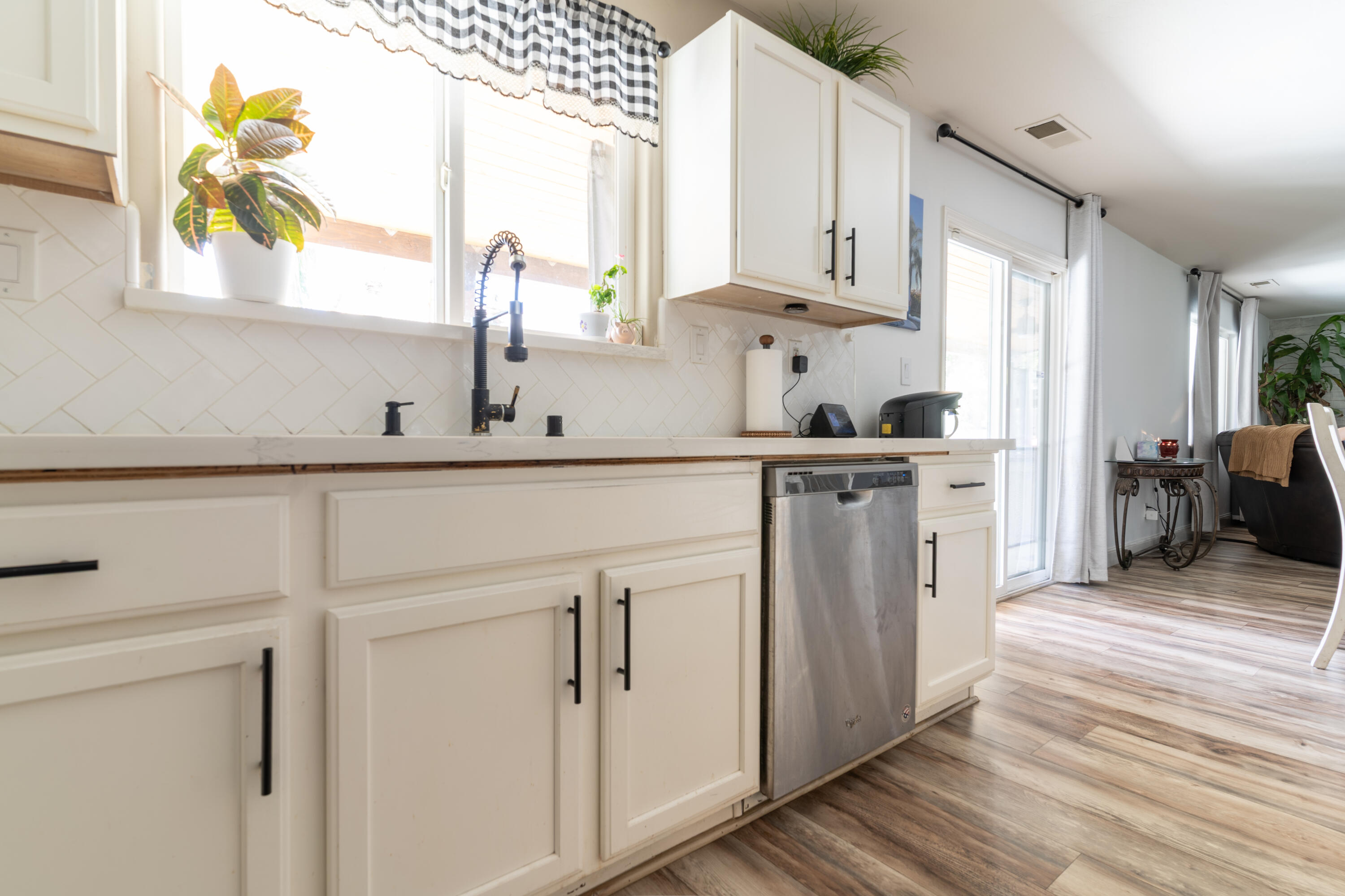 3331 Maple St, Visalia, CA 93292