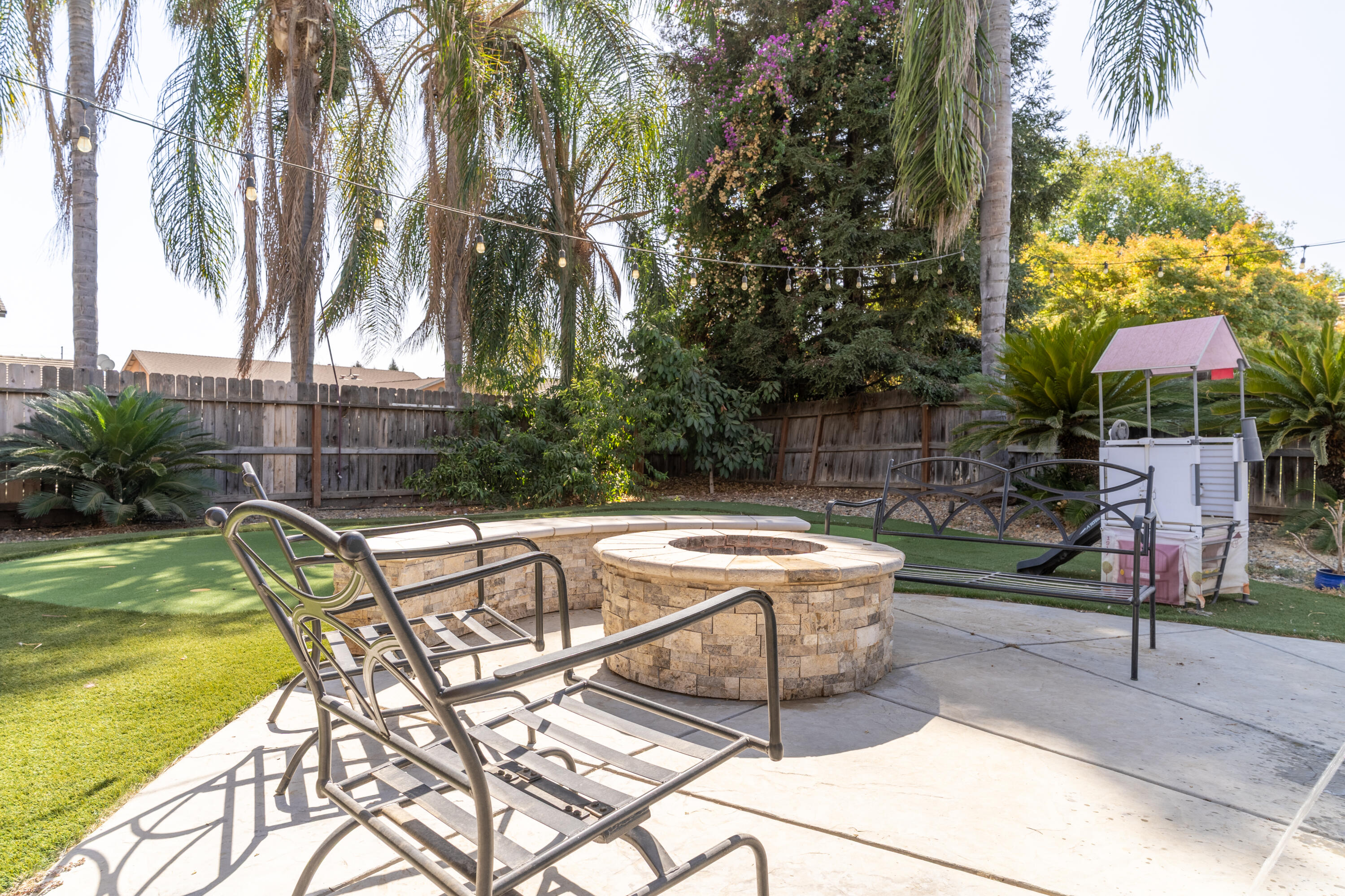 3331 Maple St, Visalia, CA 93292