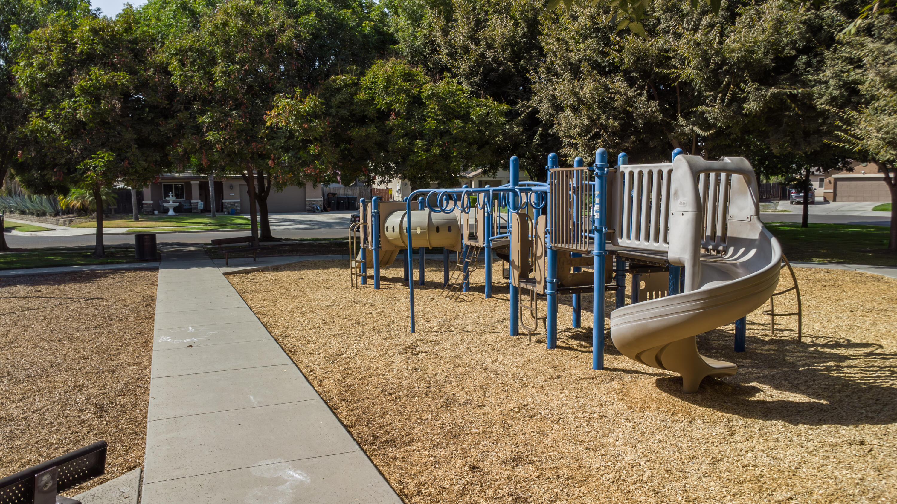 3331 Maple St, Visalia, CA 93292