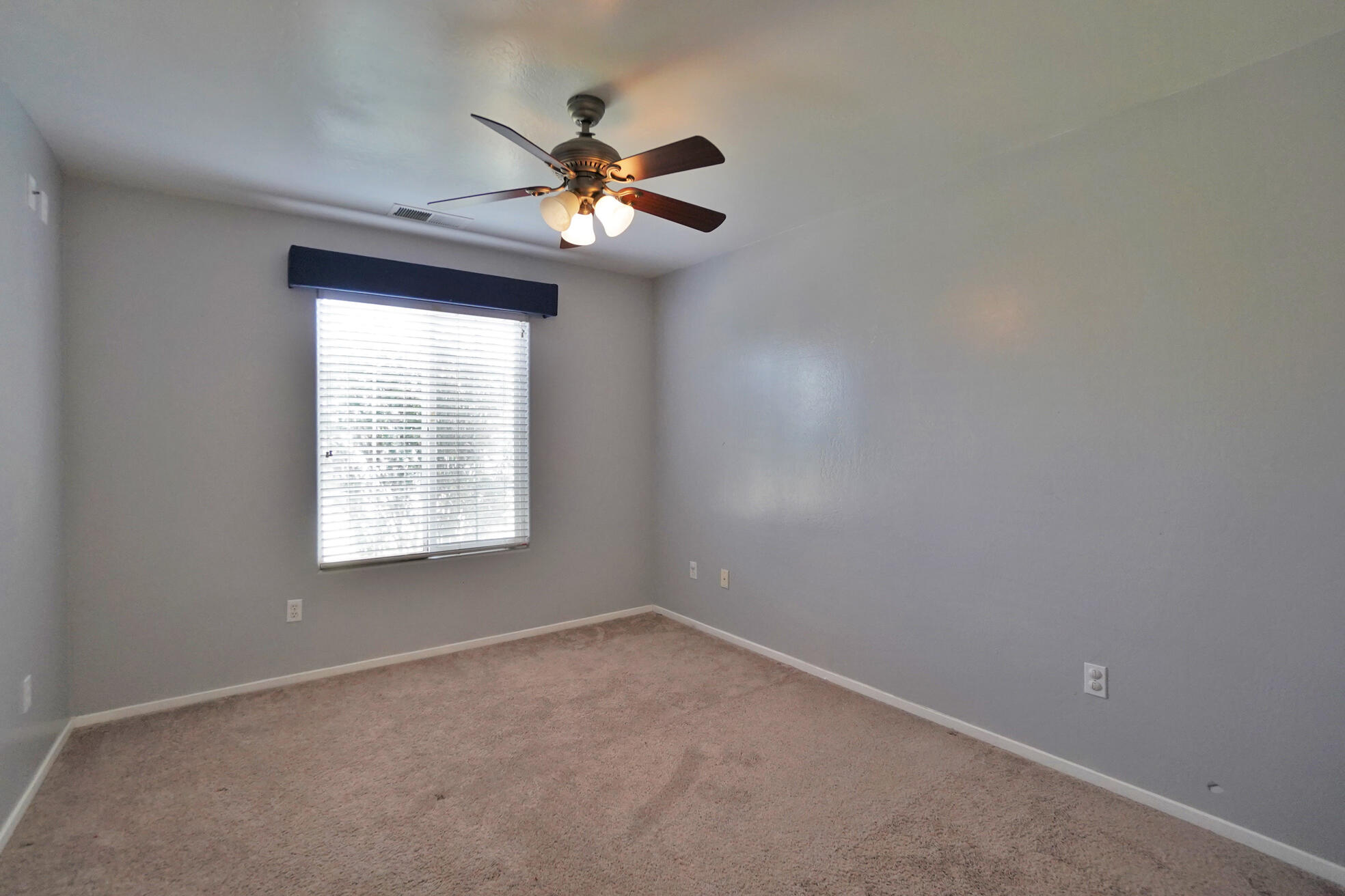 2017 W Queens Way, Hanford, CA 93230