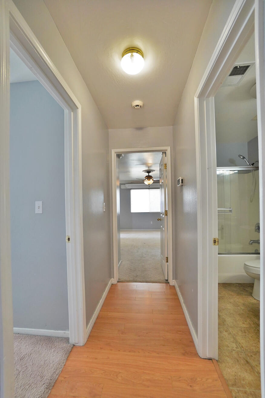 2017 W Queens Way, Hanford, CA 93230
