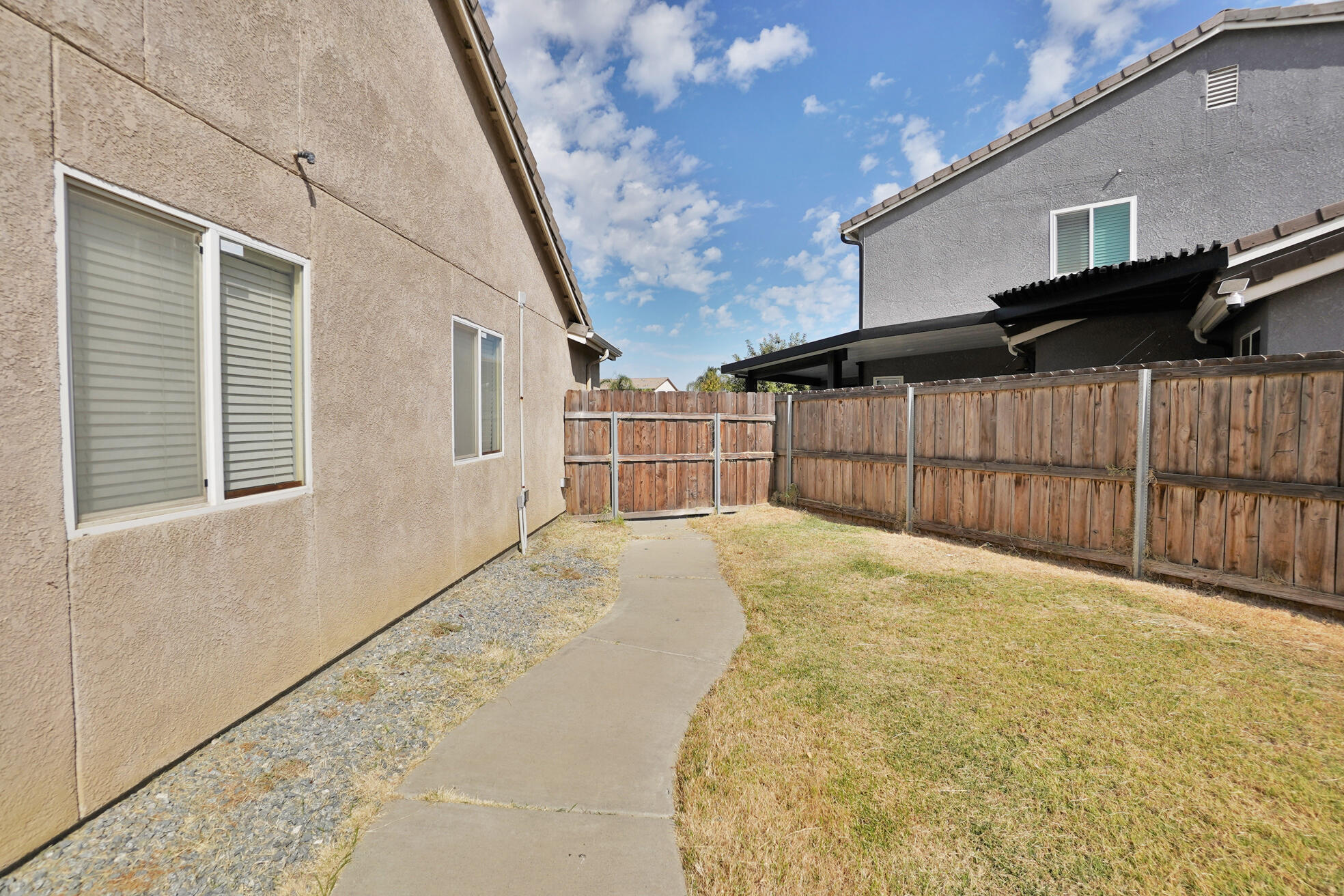 2017 W Queens Way, Hanford, CA 93230