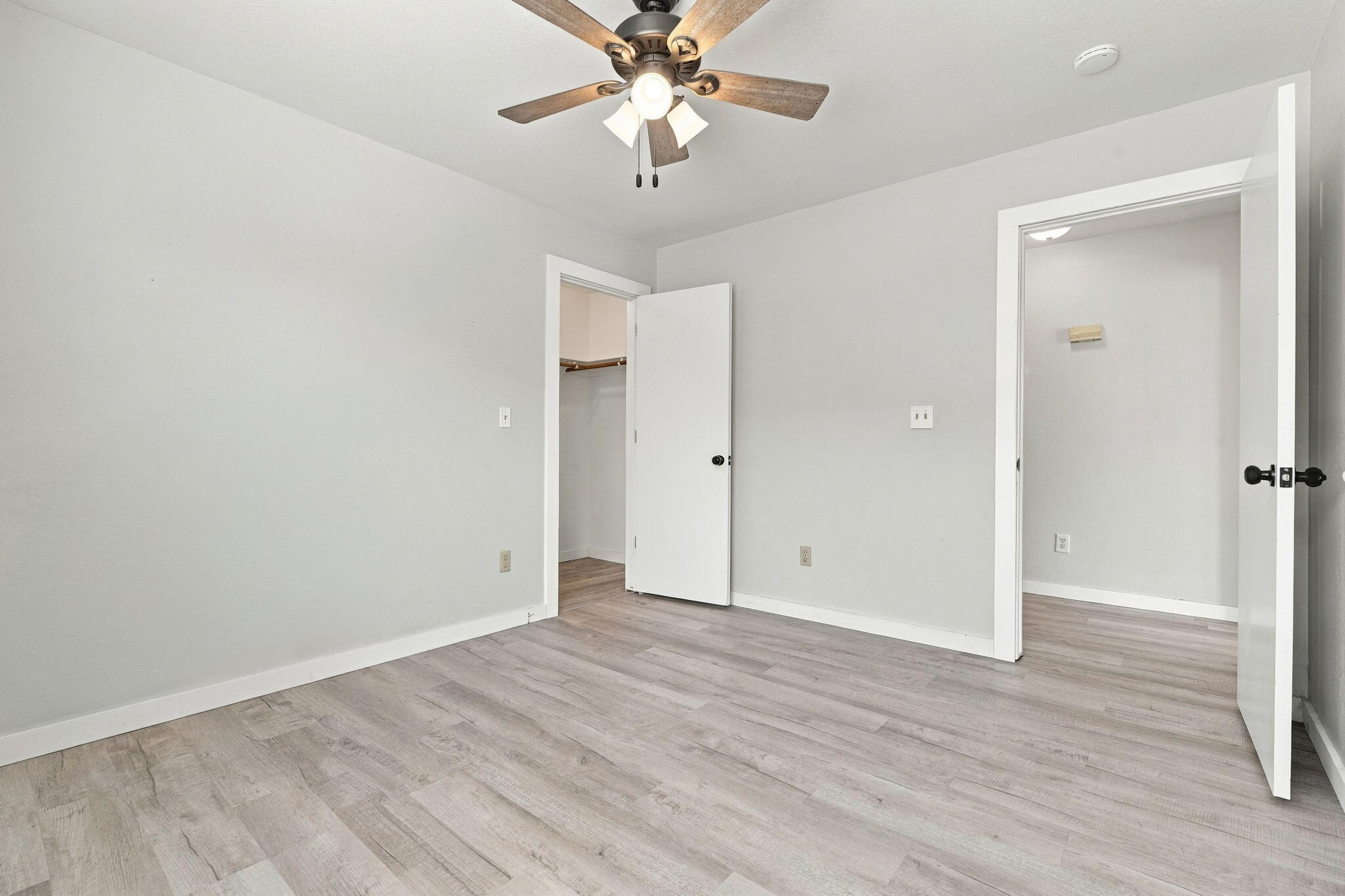 1914 Theresa Ave, Hanford, CA 93230