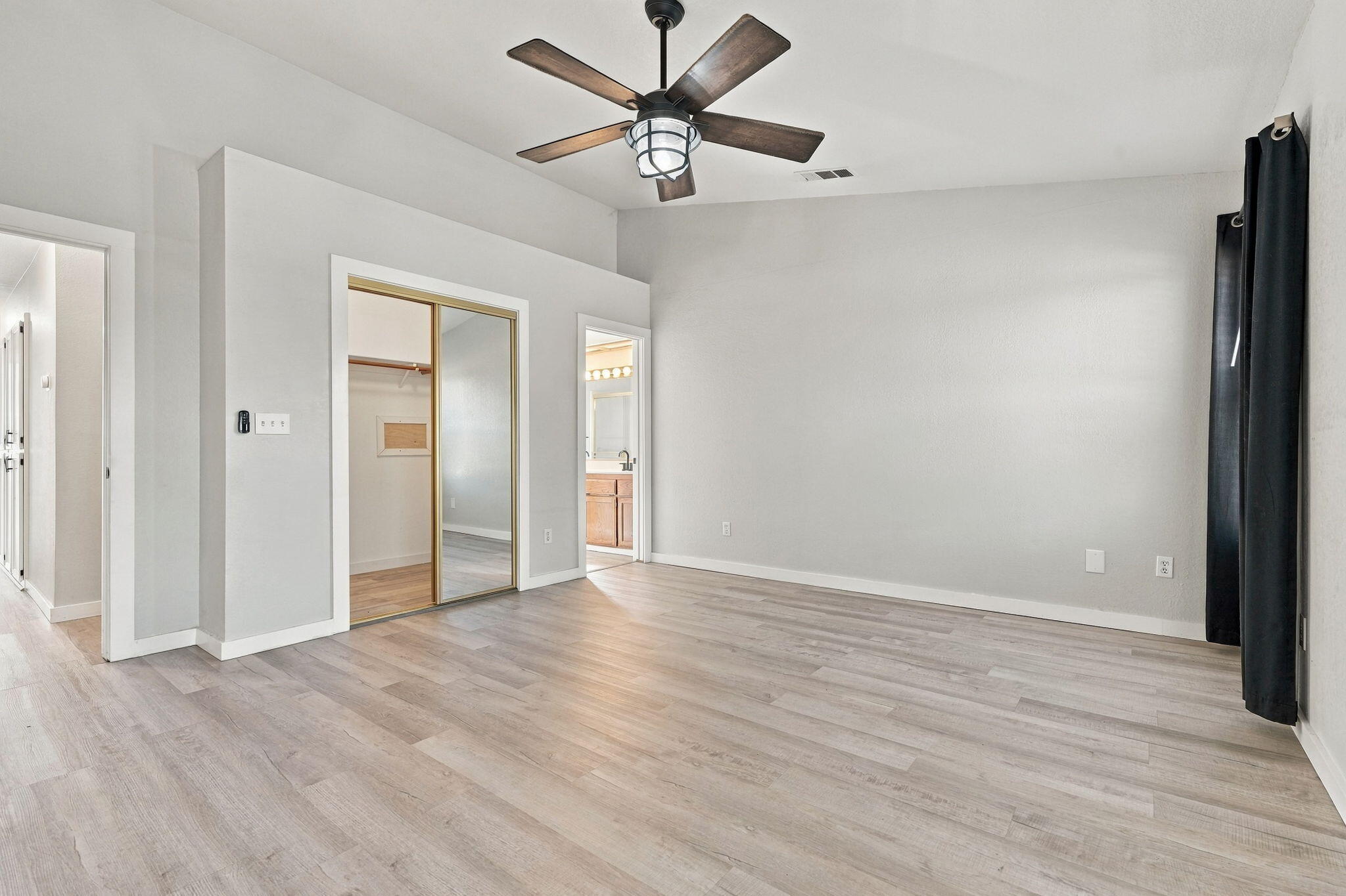 1914 Theresa Ave, Hanford, CA 93230