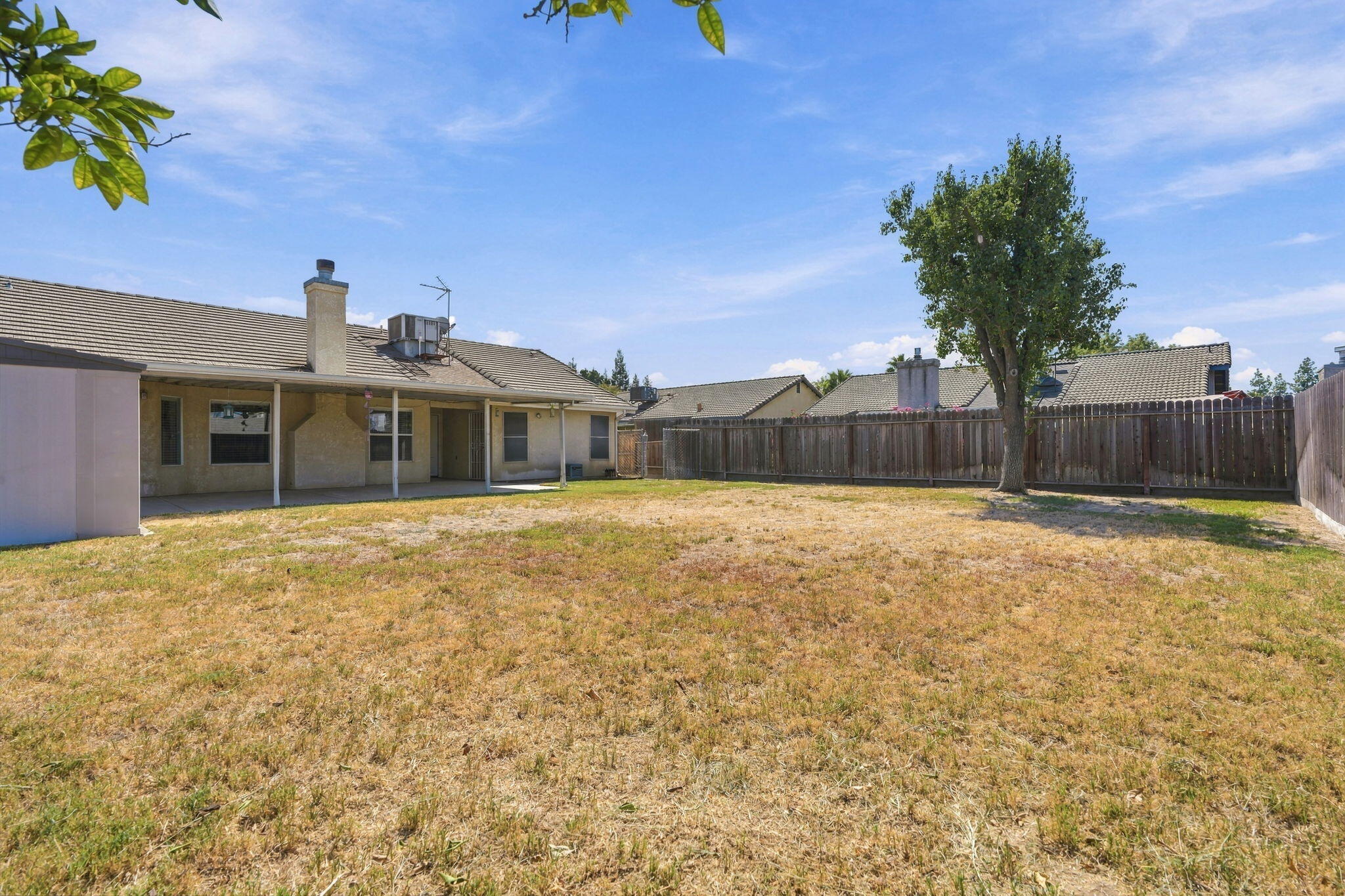 1914 Theresa Ave, Hanford, CA 93230