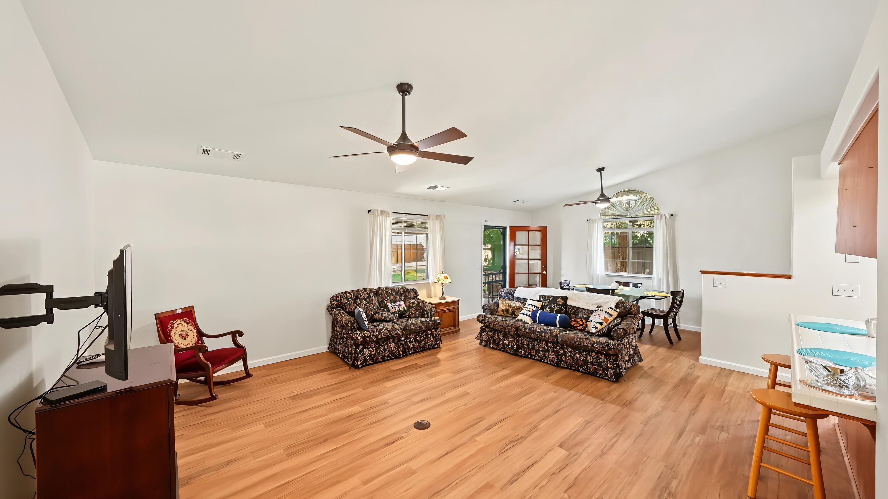 3611 E Center Ct, Visalia, CA 93292