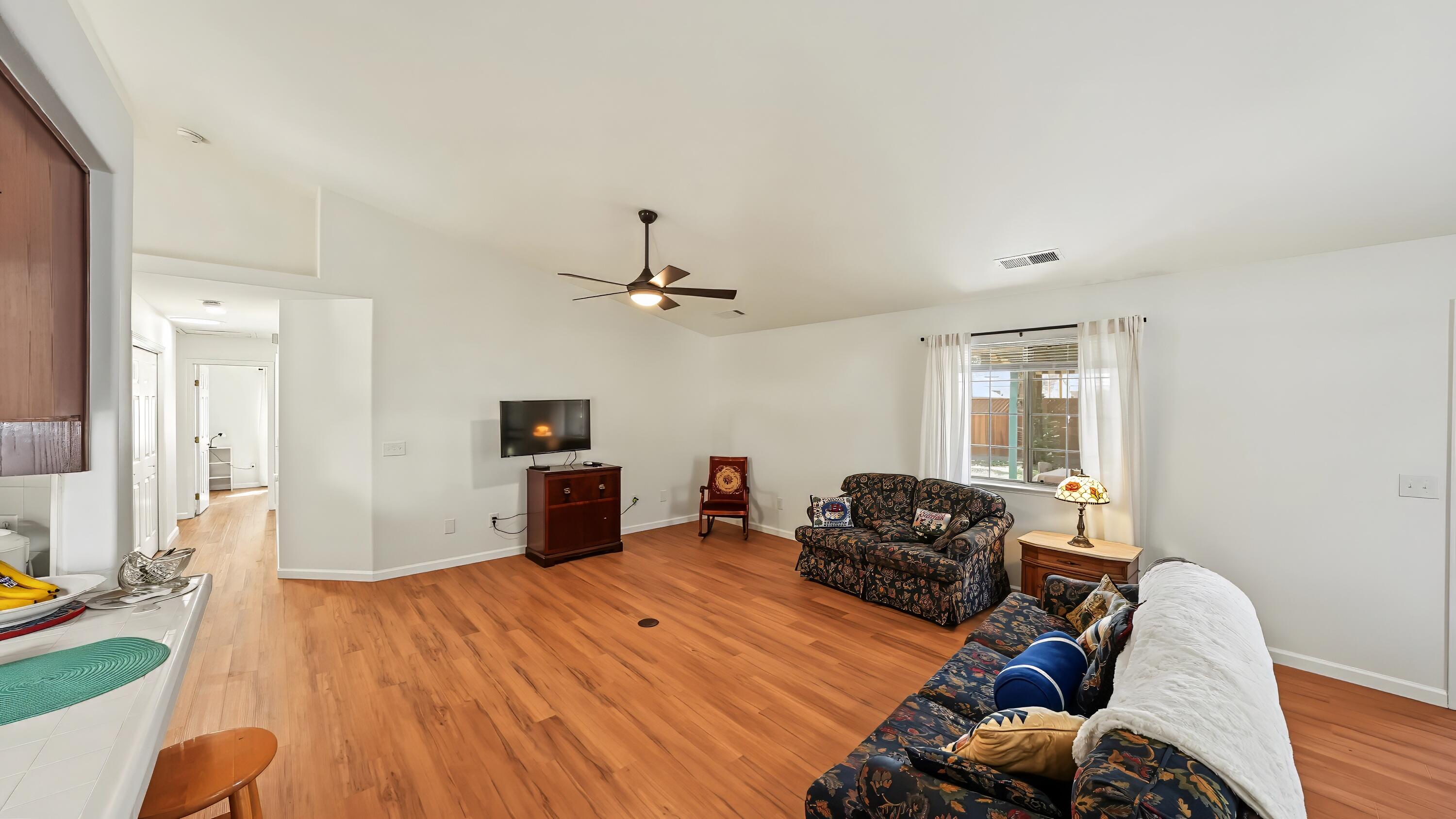 3611 E Center Ct, Visalia, CA 93292