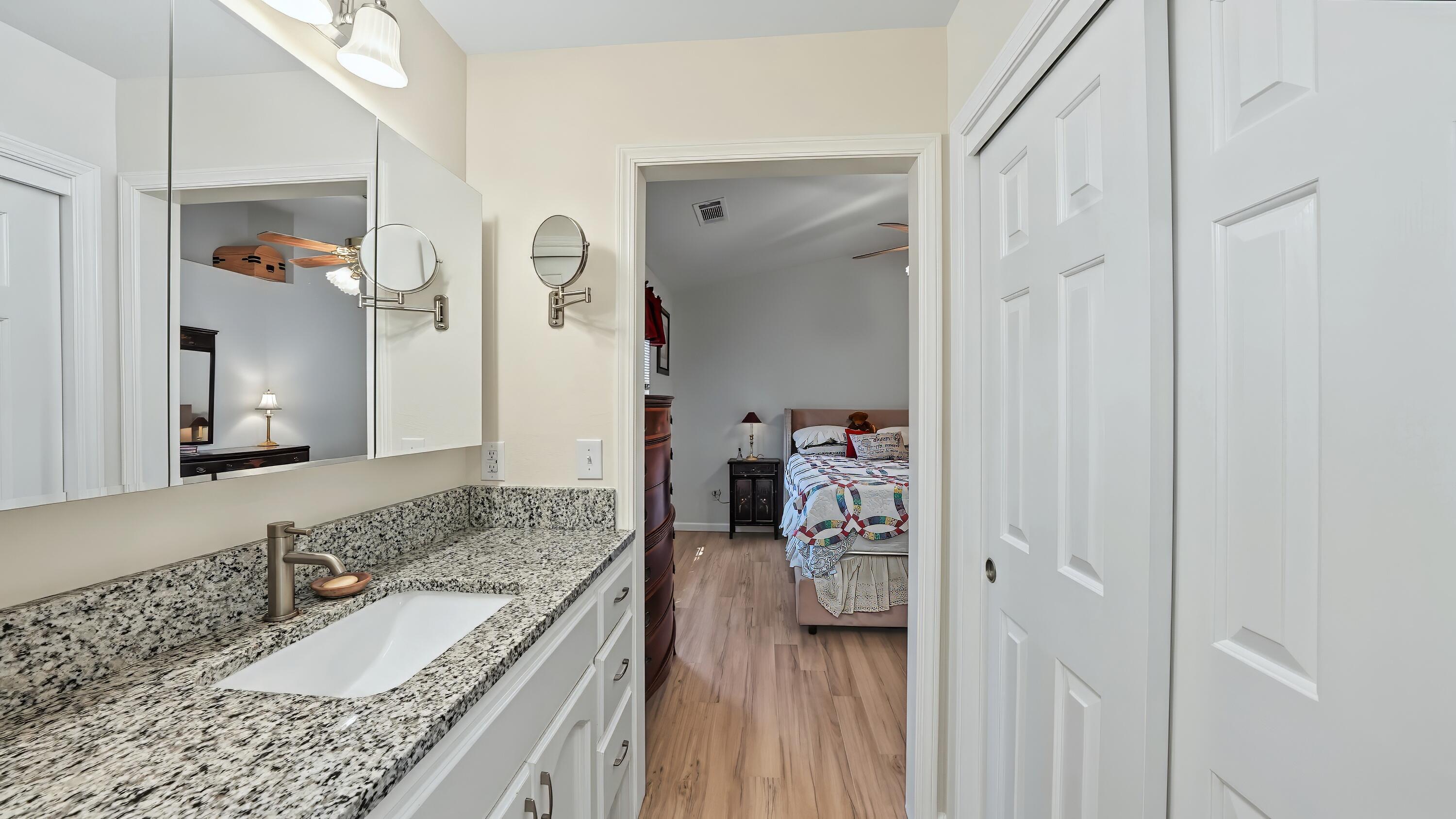 3611 E Center Ct, Visalia, CA 93292