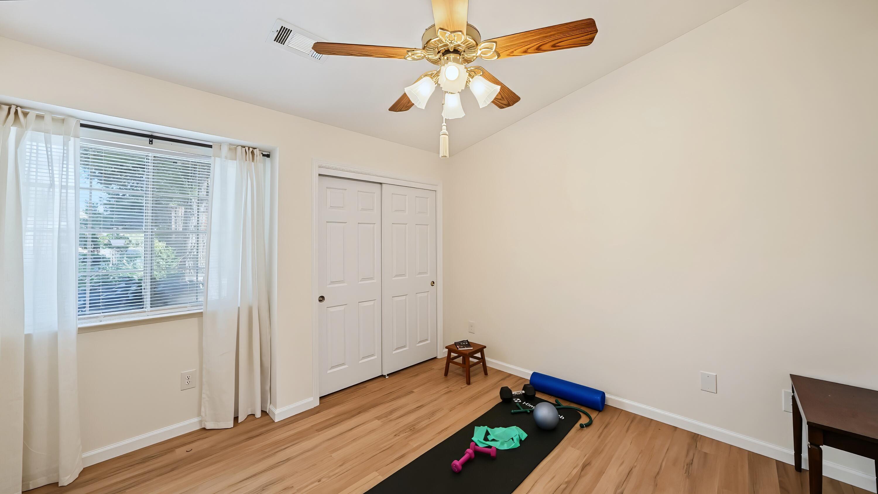 3611 E Center Ct, Visalia, CA 93292