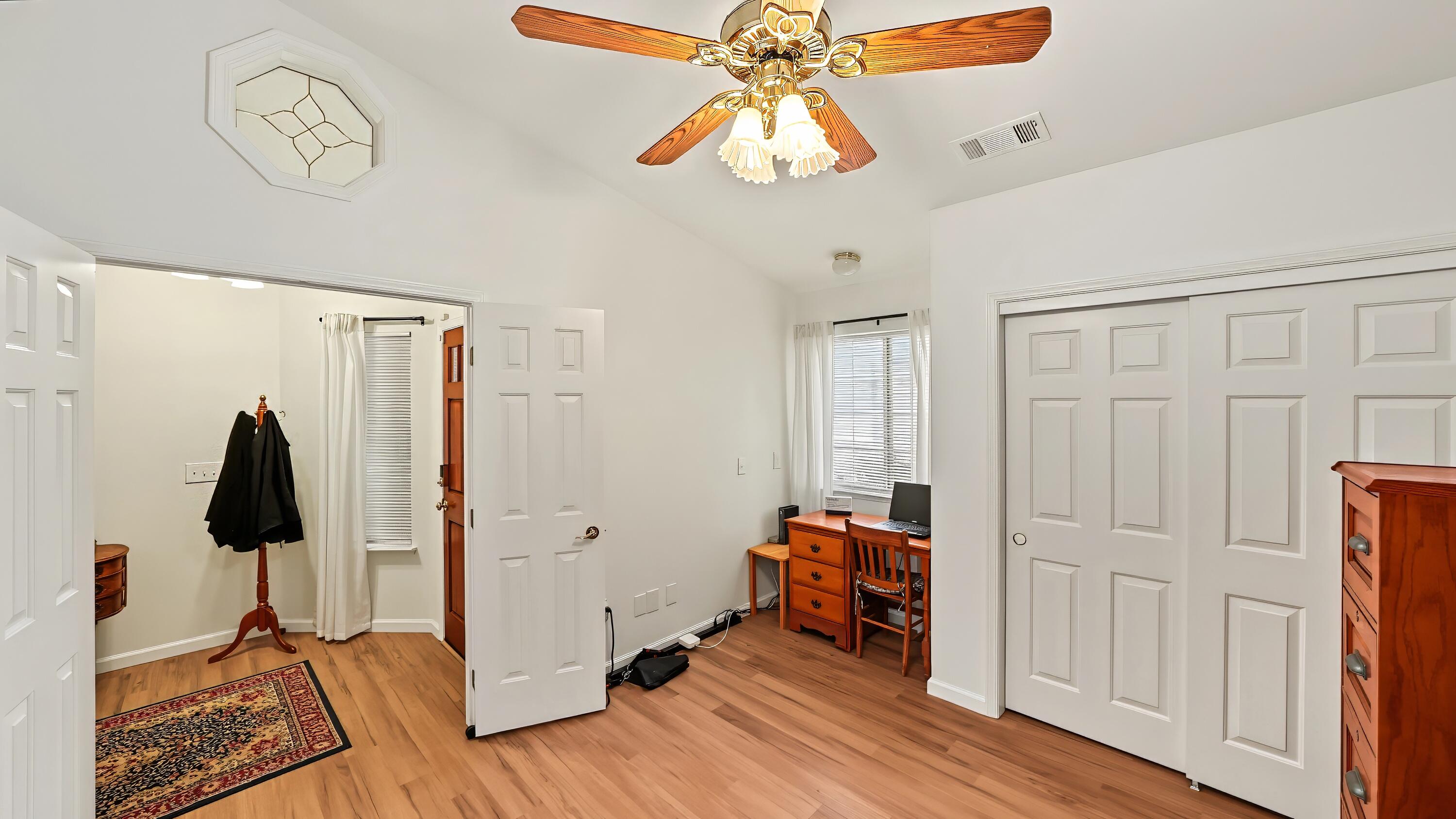 3611 E Center Ct, Visalia, CA 93292