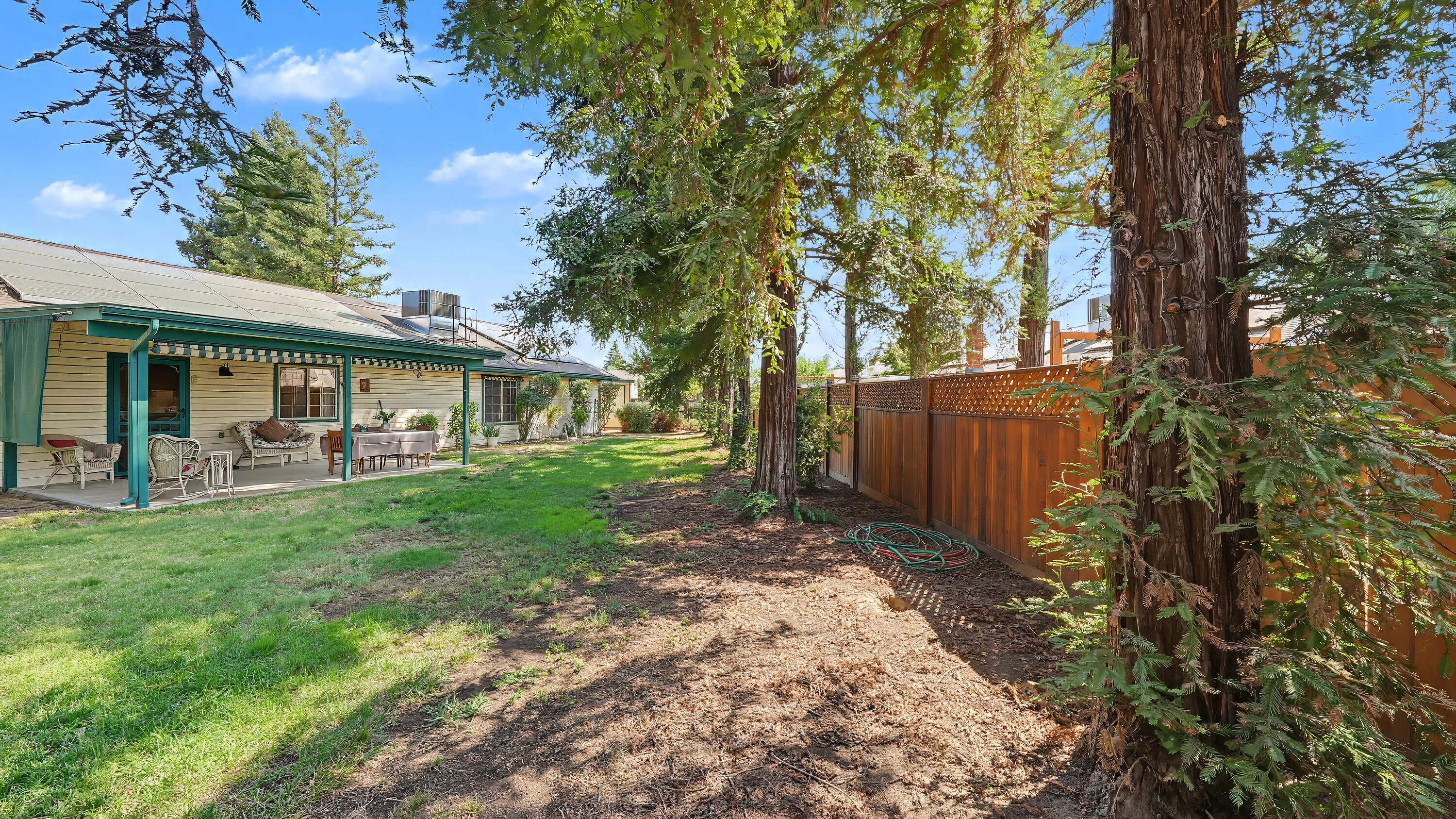 3611 E Center Ct, Visalia, CA 93292