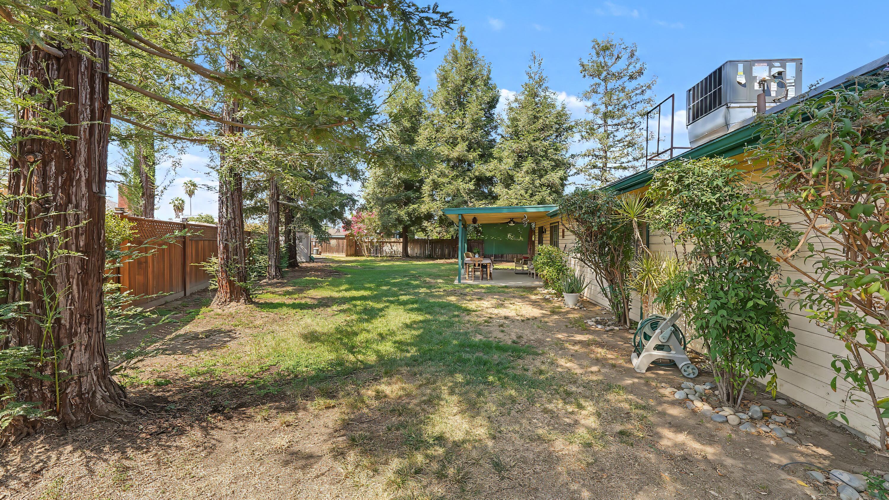 3611 E Center Ct, Visalia, CA 93292