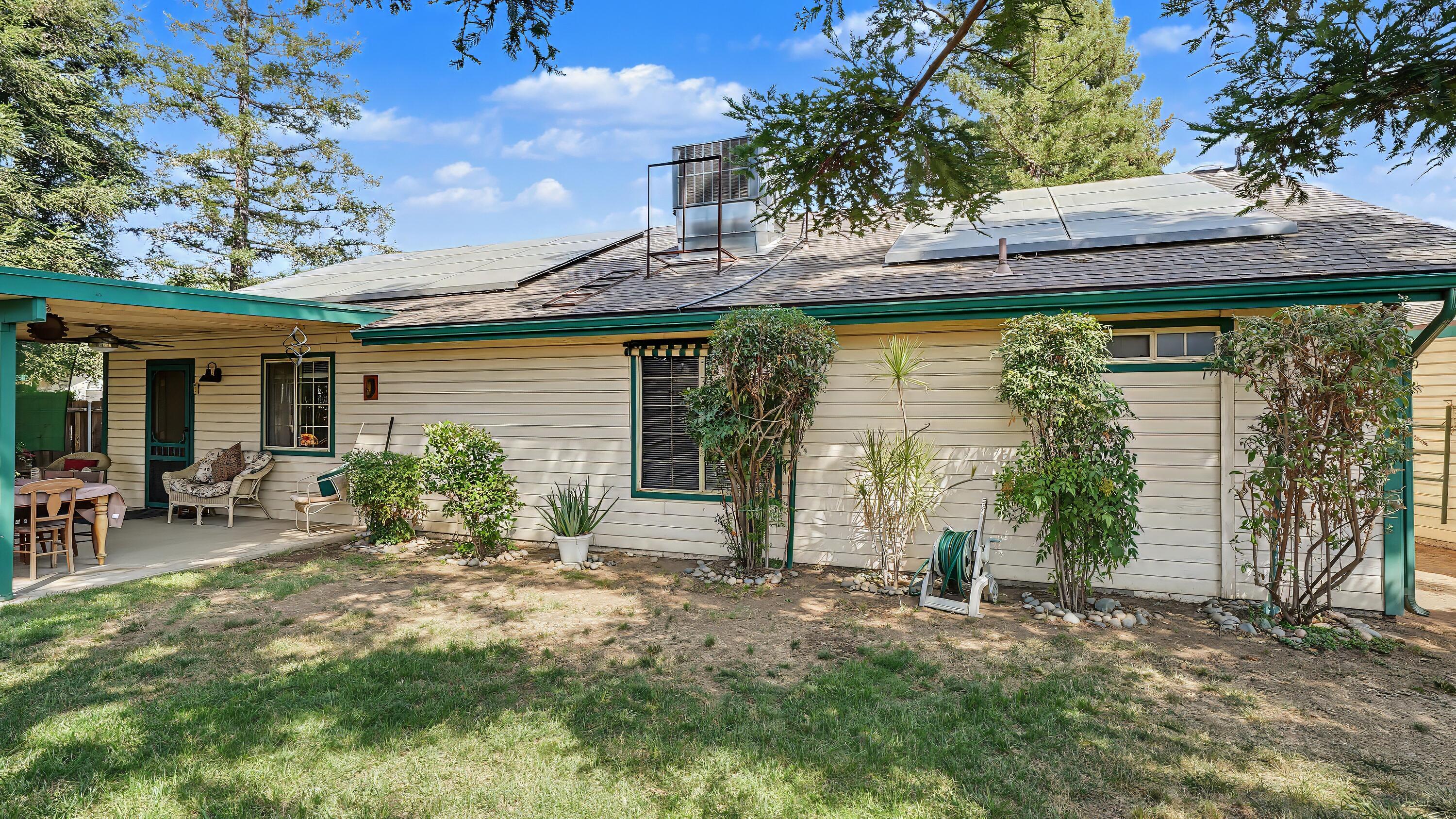 3611 E Center Ct, Visalia, CA 93292