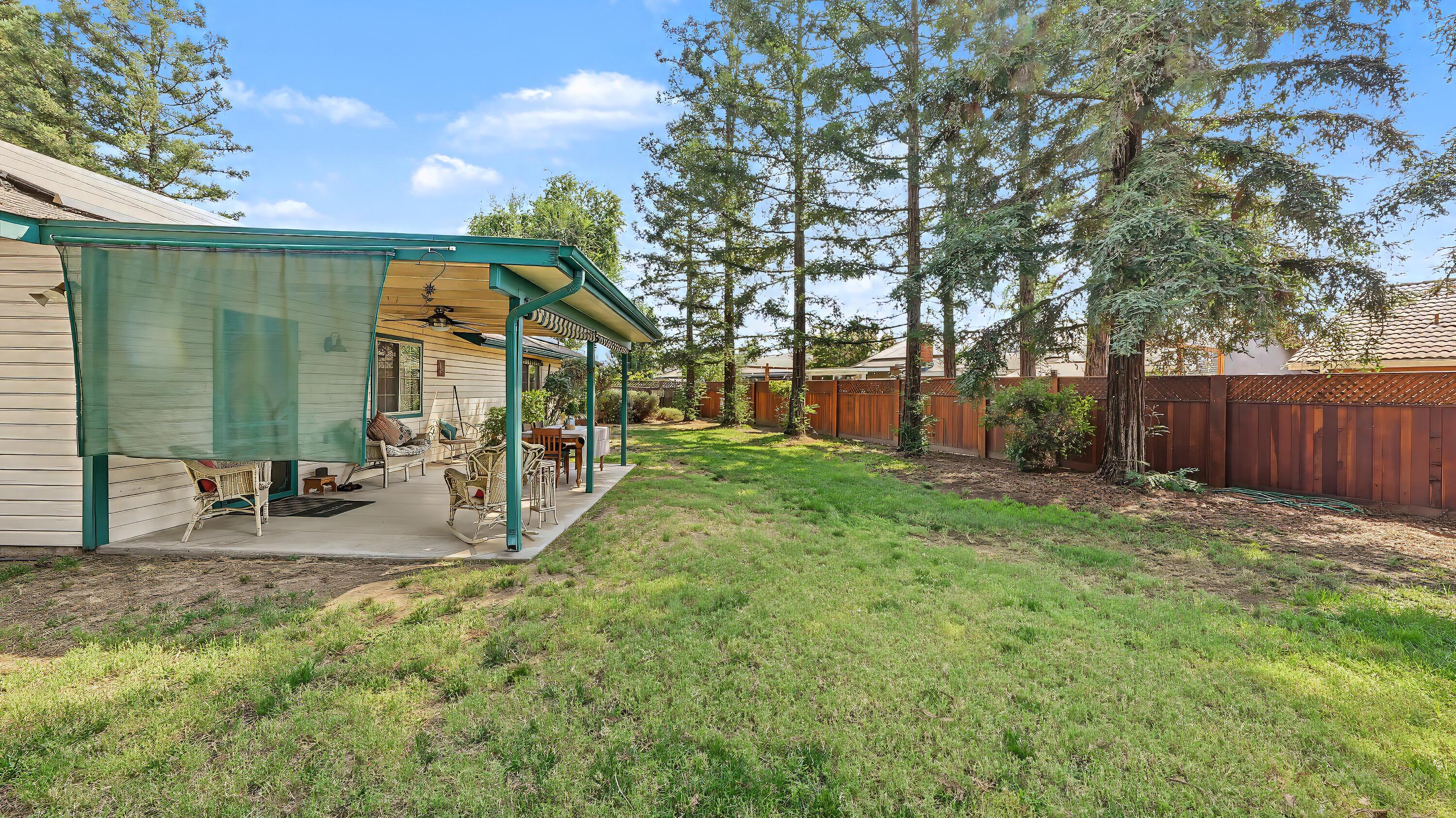 3611 E Center Ct, Visalia, CA 93292