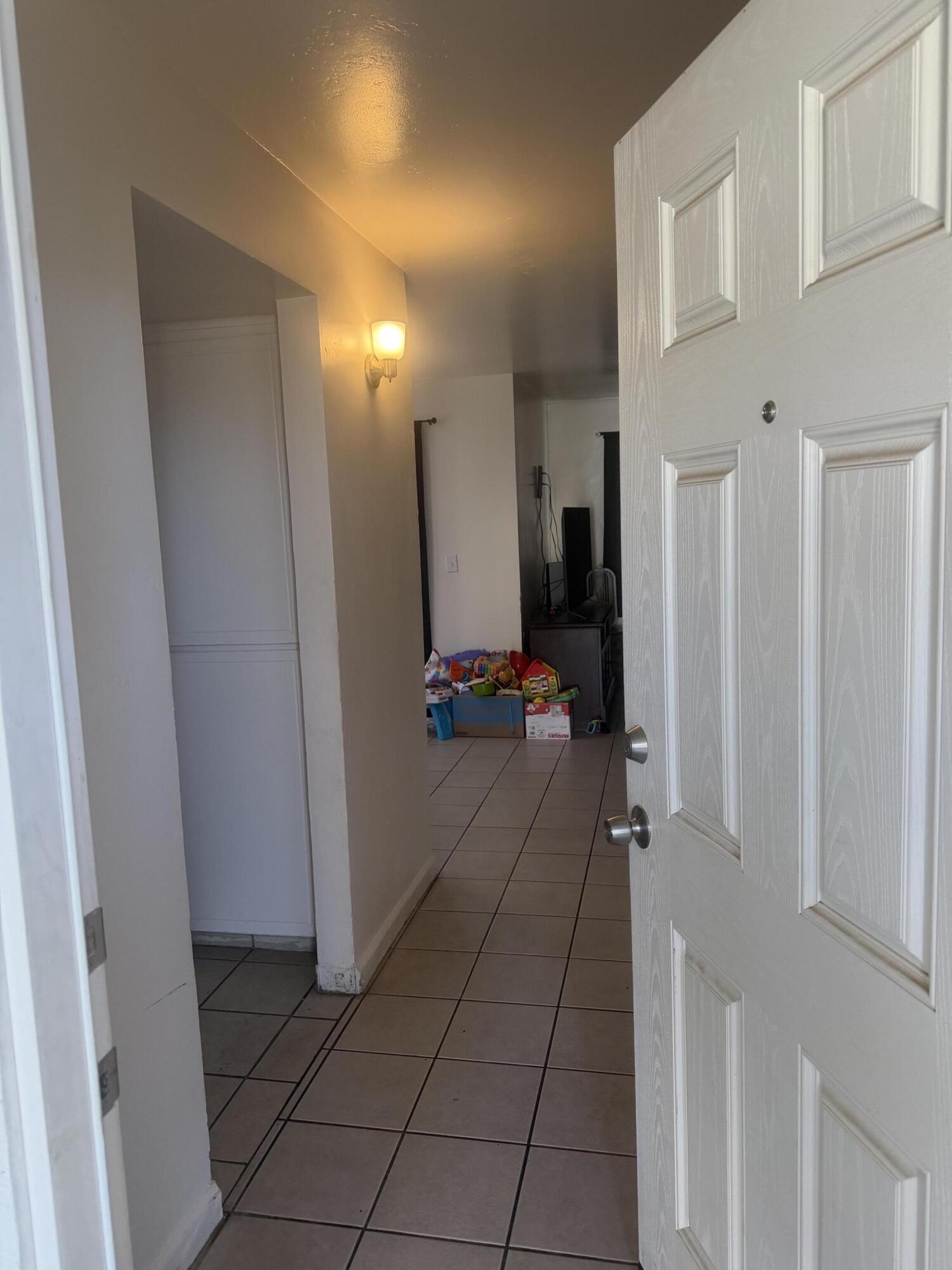229 E Harold Ct, Visalia, CA 93291