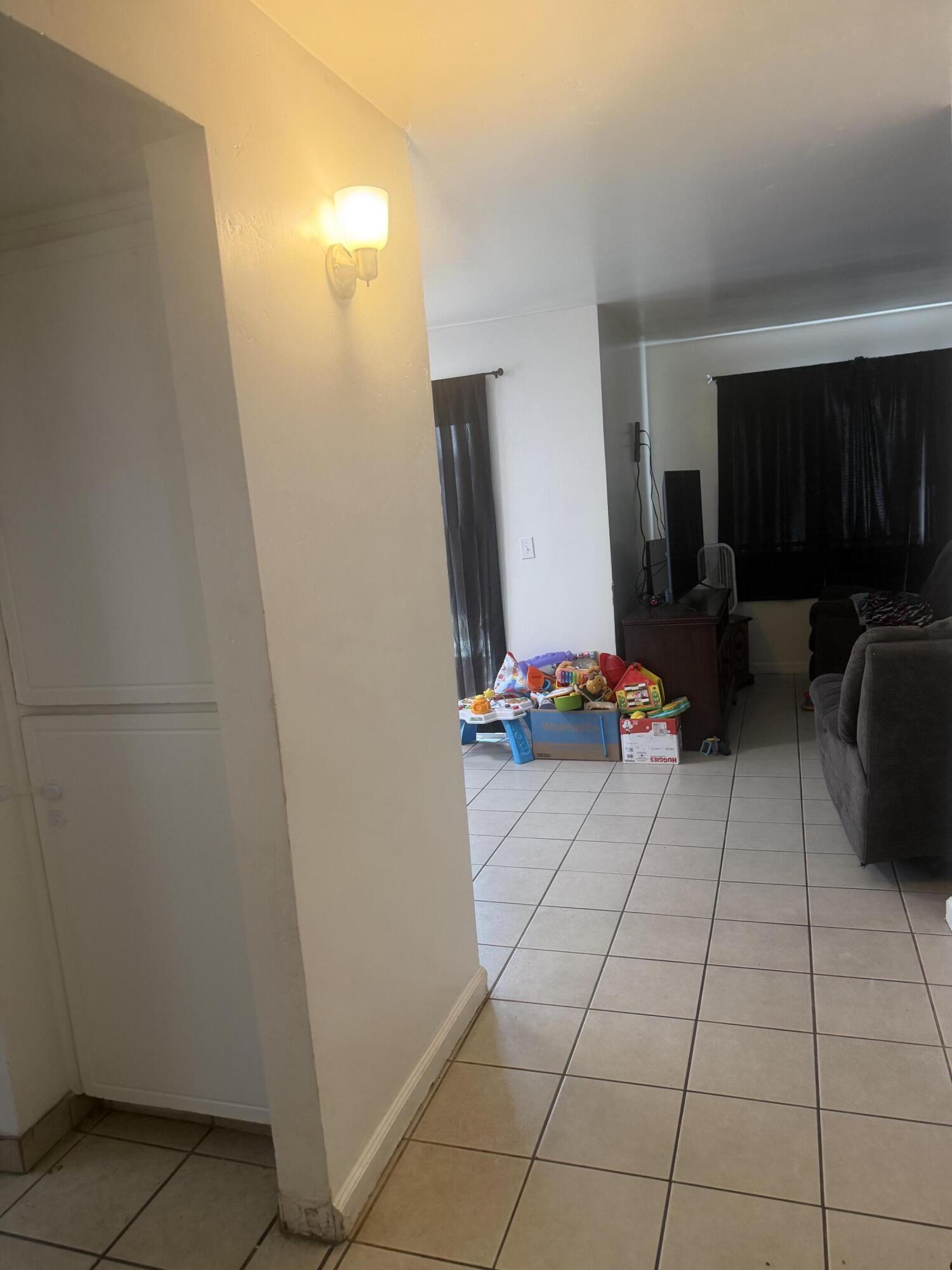 229 E Harold Ct, Visalia, CA 93291