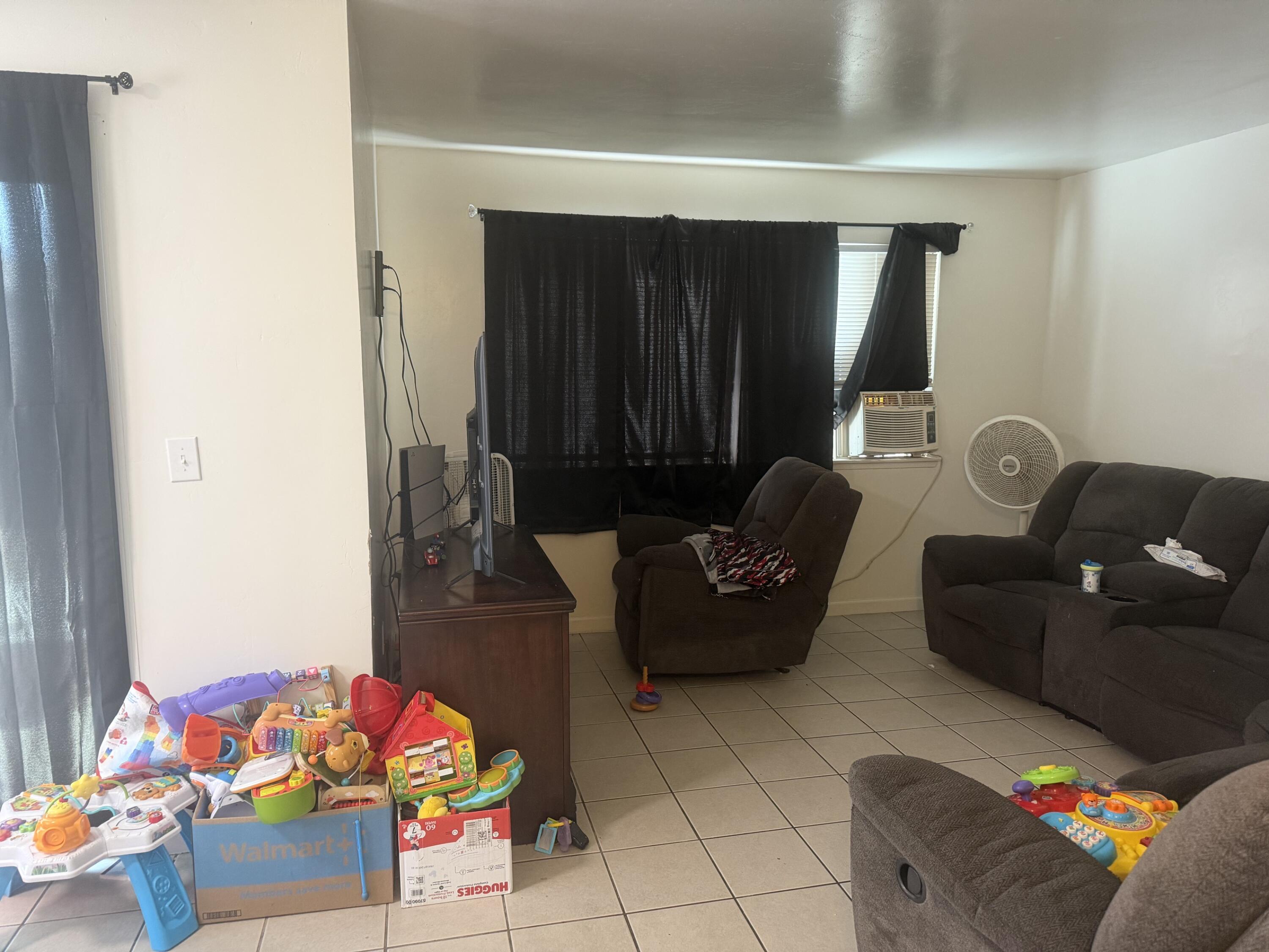 229 E Harold Ct, Visalia, CA 93291